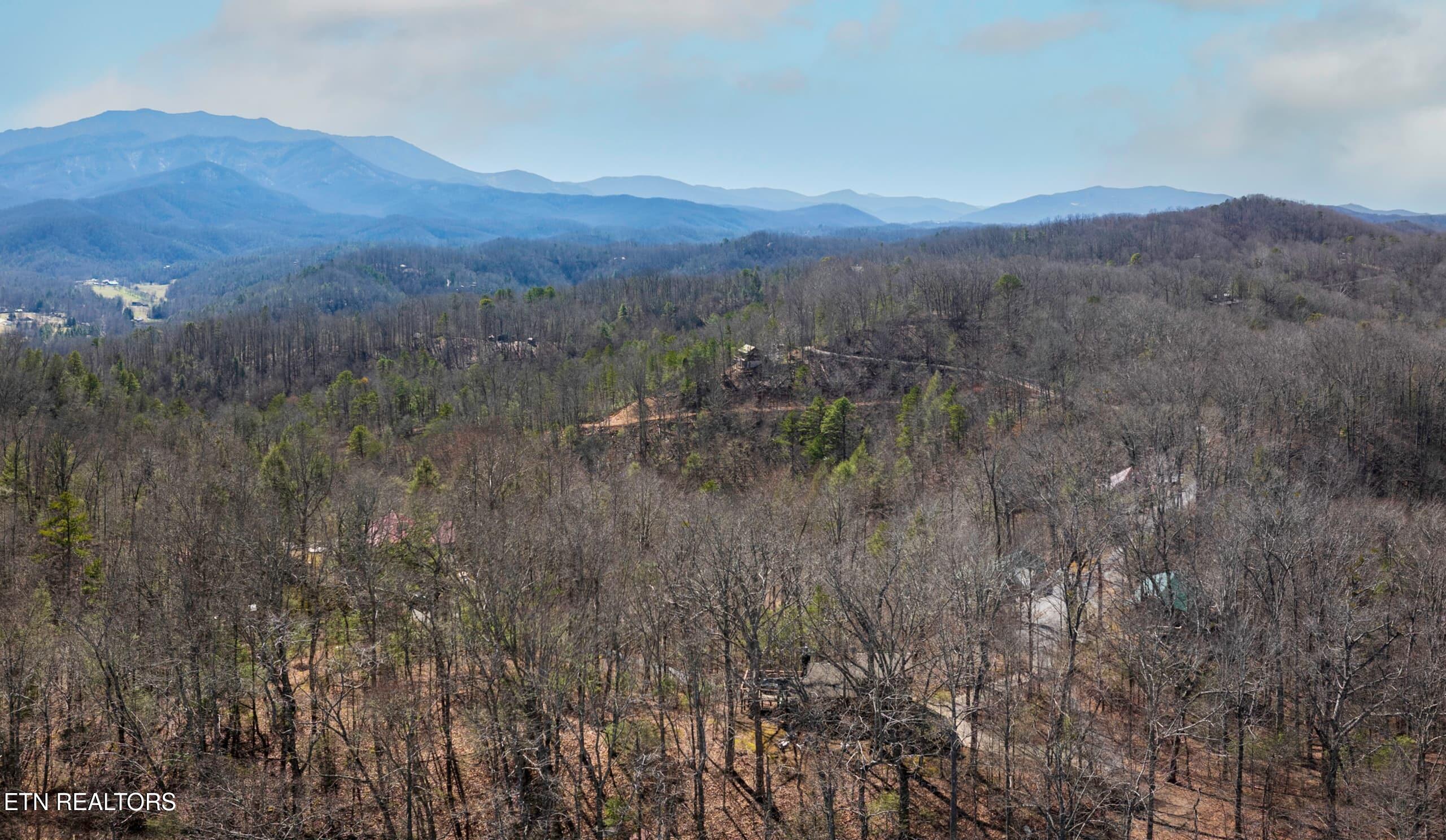 2760 Hawks View Trail Pigeon Forge TN 37876