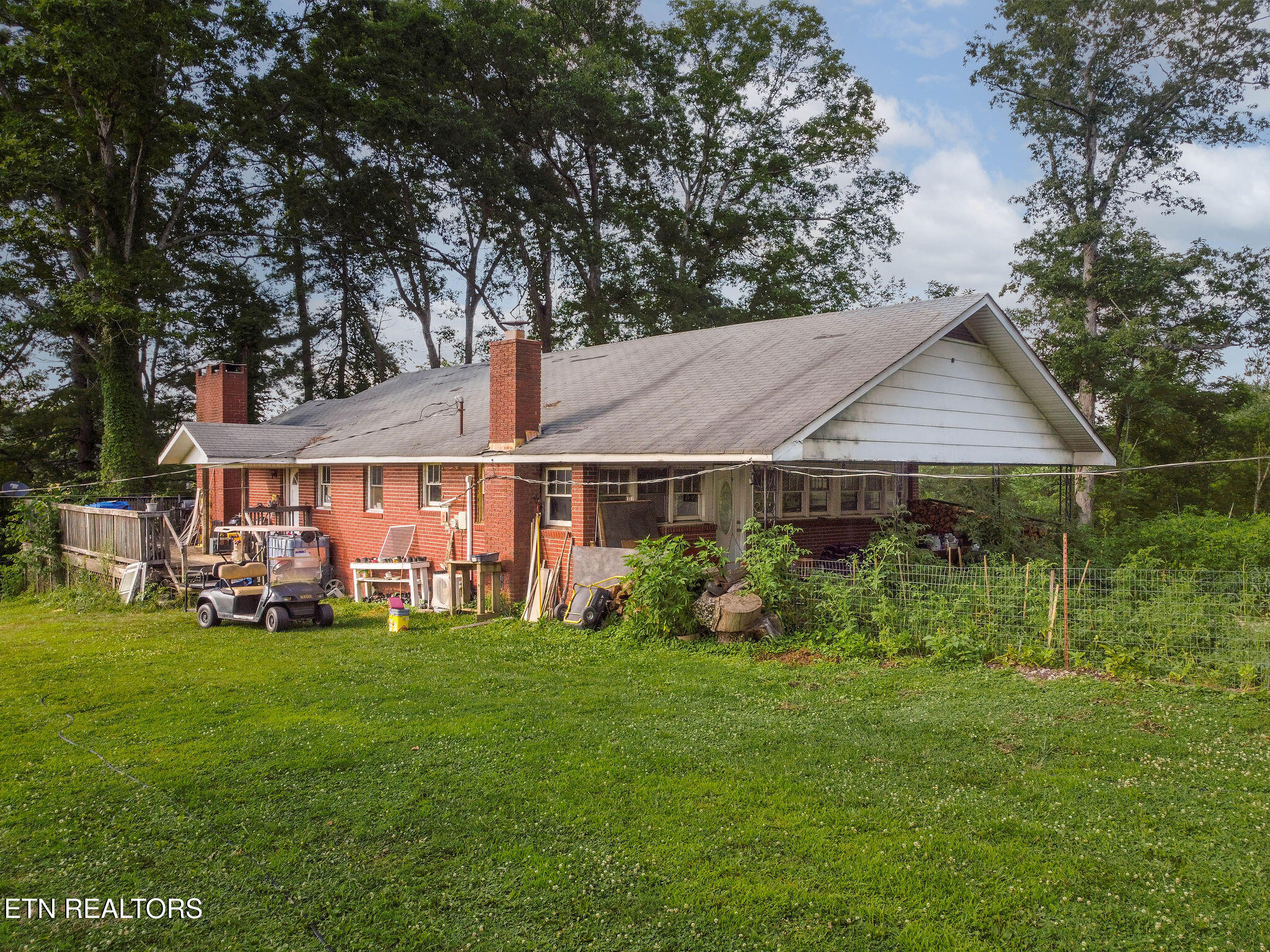 109 Camp Howard Road Oakdale TN 37829