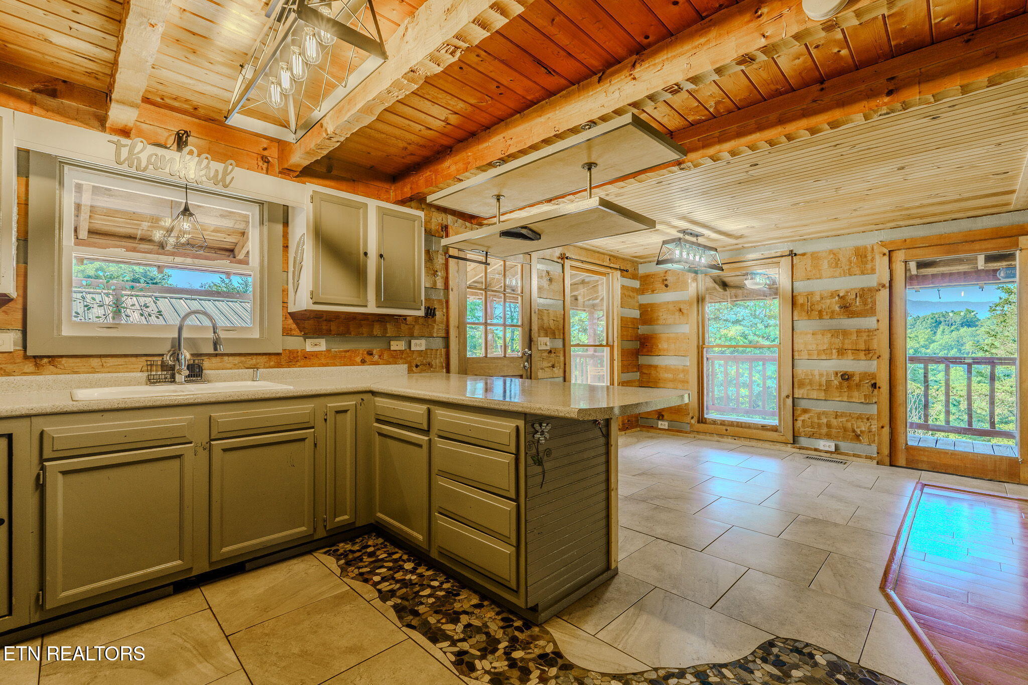 1582 Romary Road Dandridge TN 37725