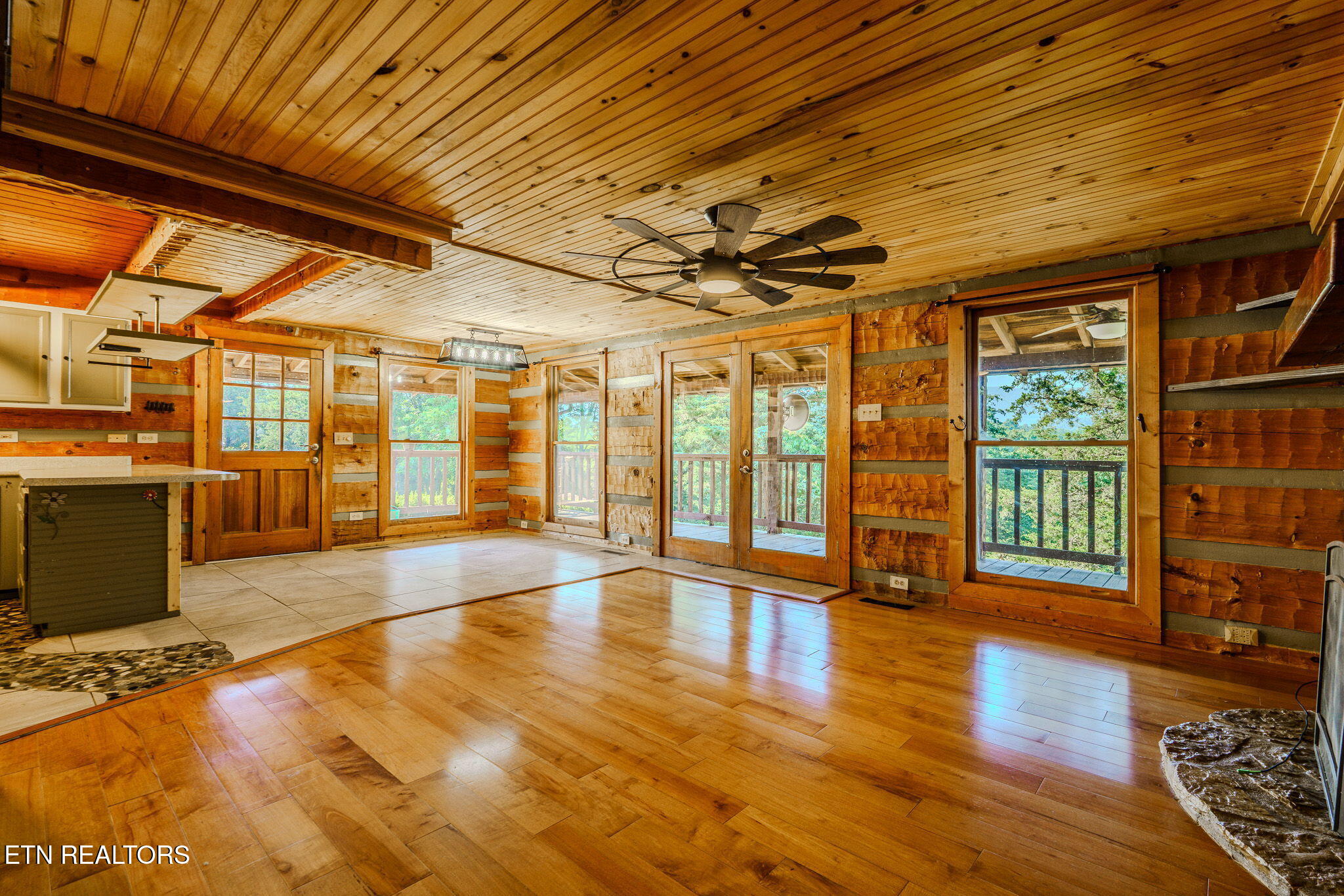 1582 Romary Road Dandridge TN 37725