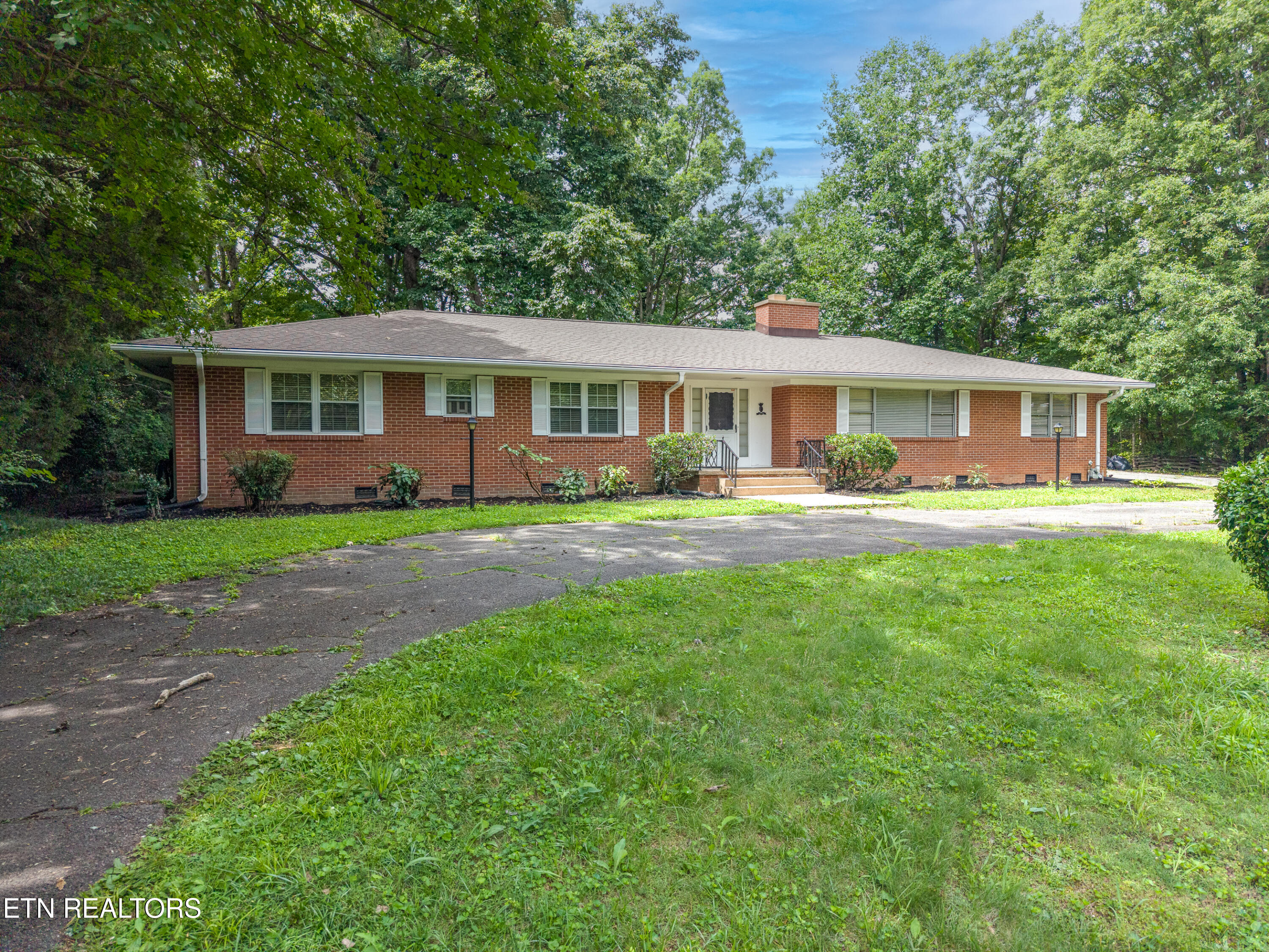 1403 Wilkinson Pike Maryville TN 37803