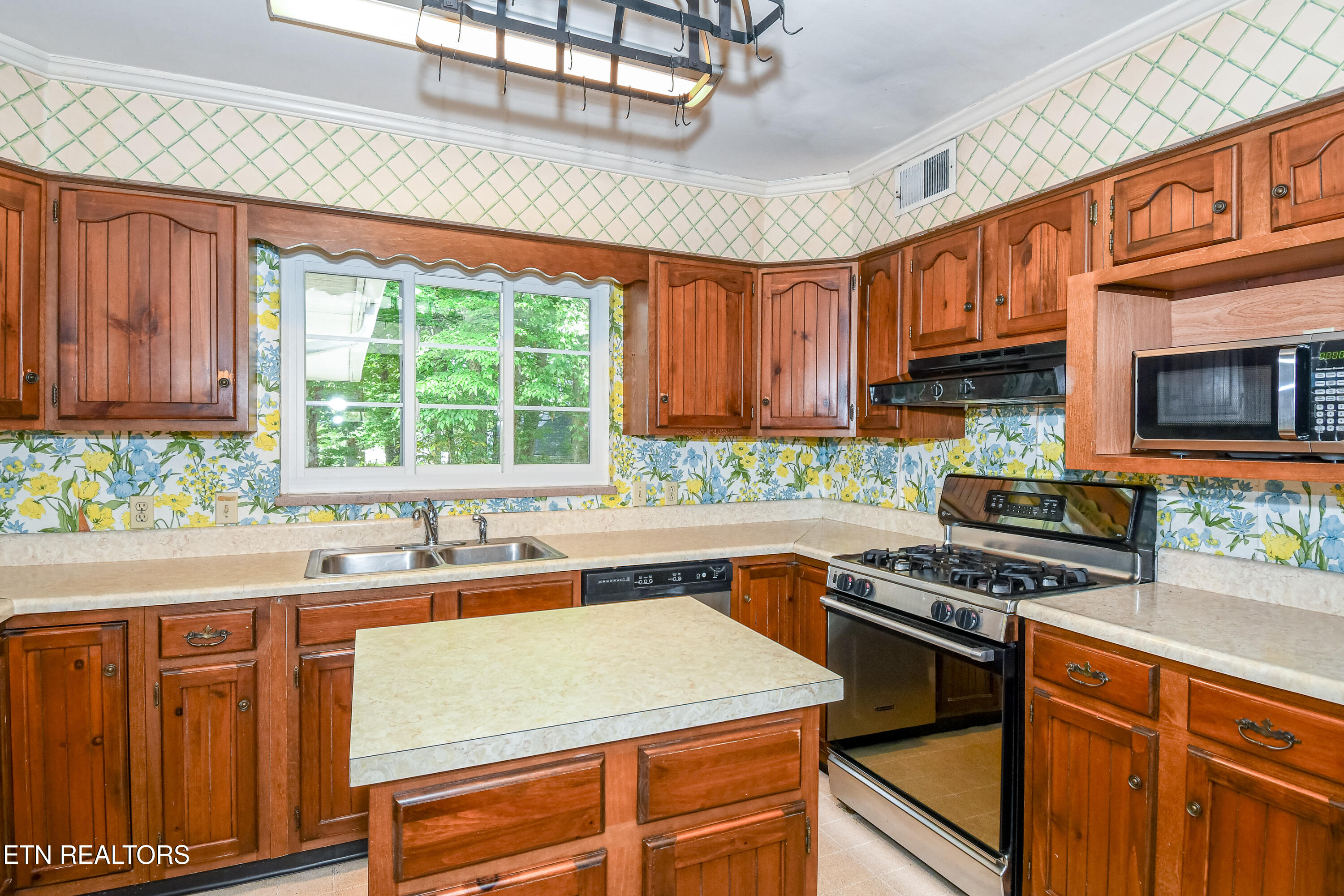 1403 Wilkinson Pike Maryville TN 37803