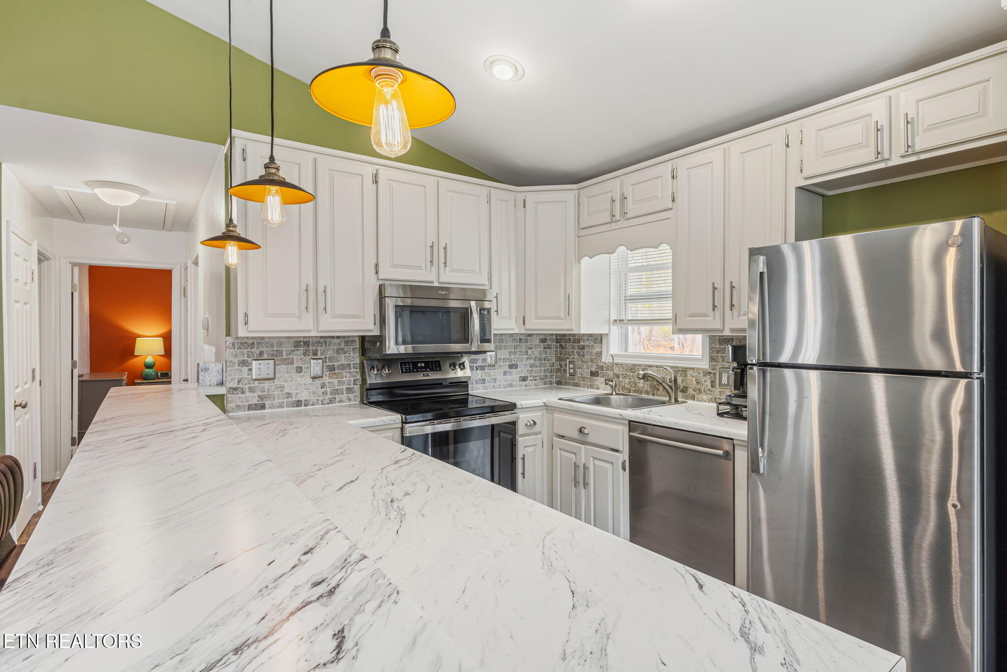 124 Peninsula Road Madisonville TN 37354
