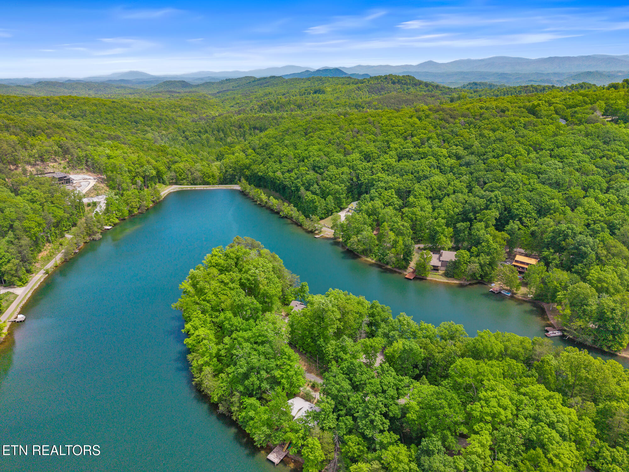124 Peninsula Road Madisonville TN 37354