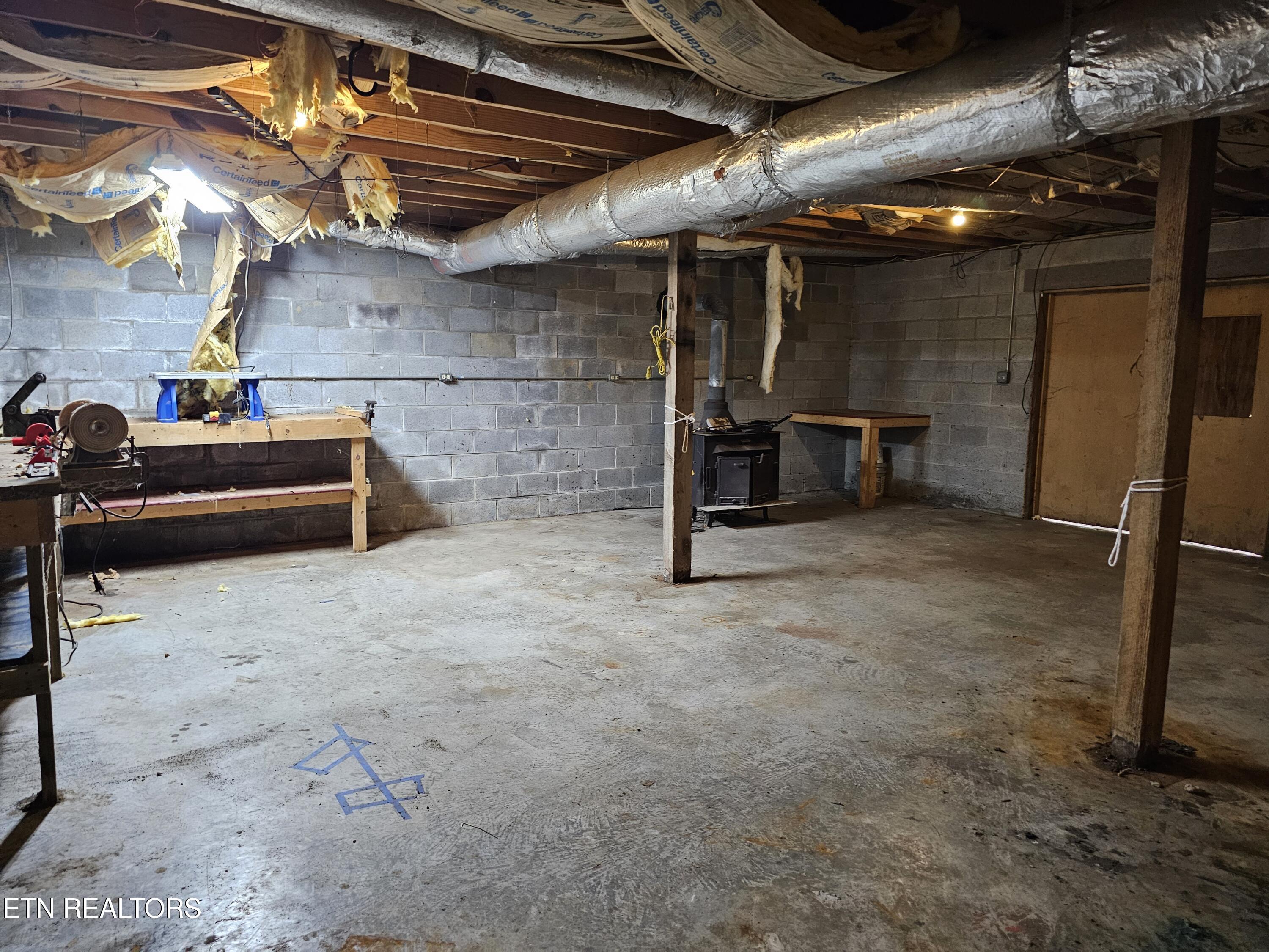264 Old Long Hollow Road Lafollette TN 37766