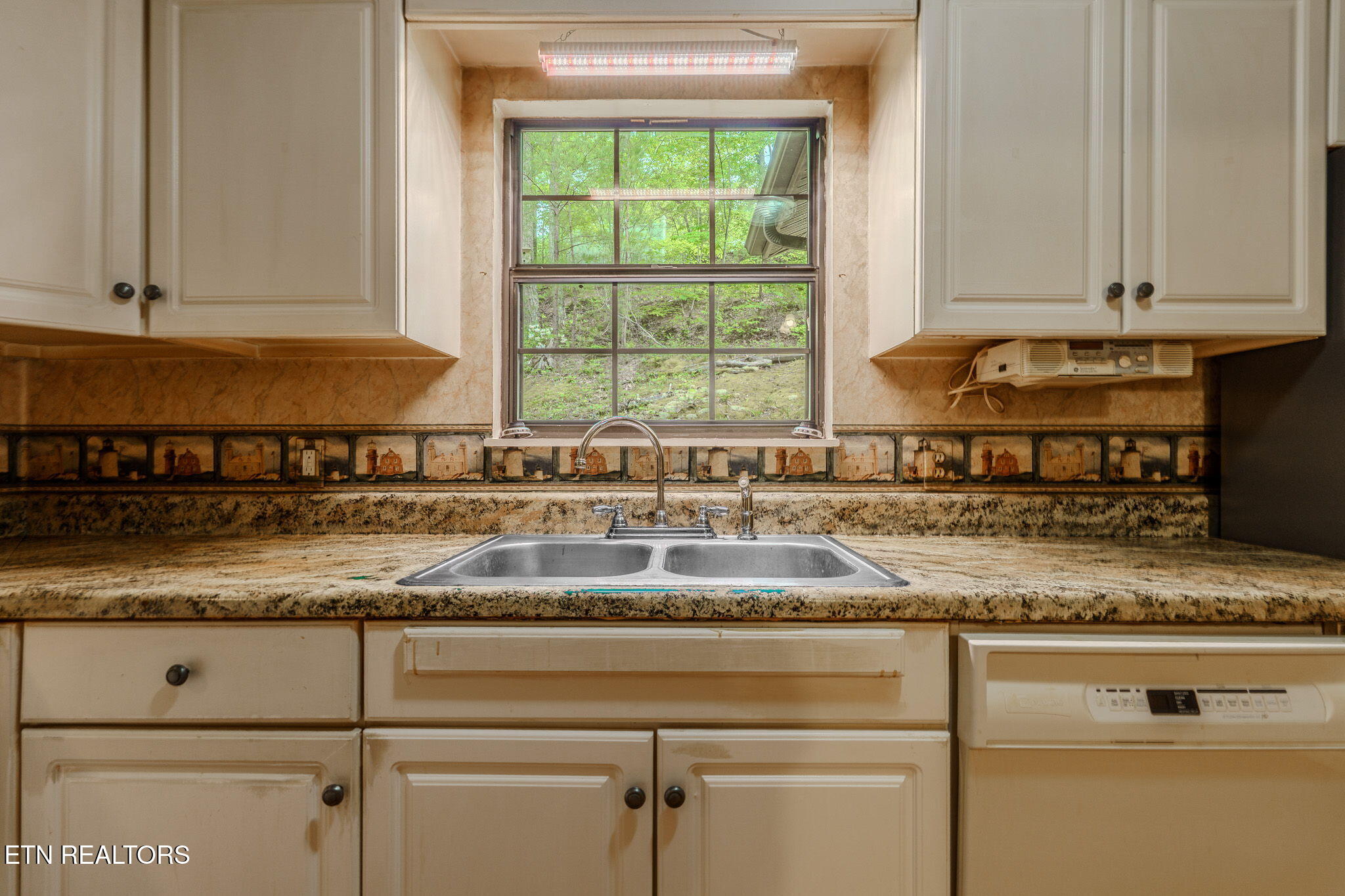 630 Pinemont Drive Pigeon Forge TN 37863