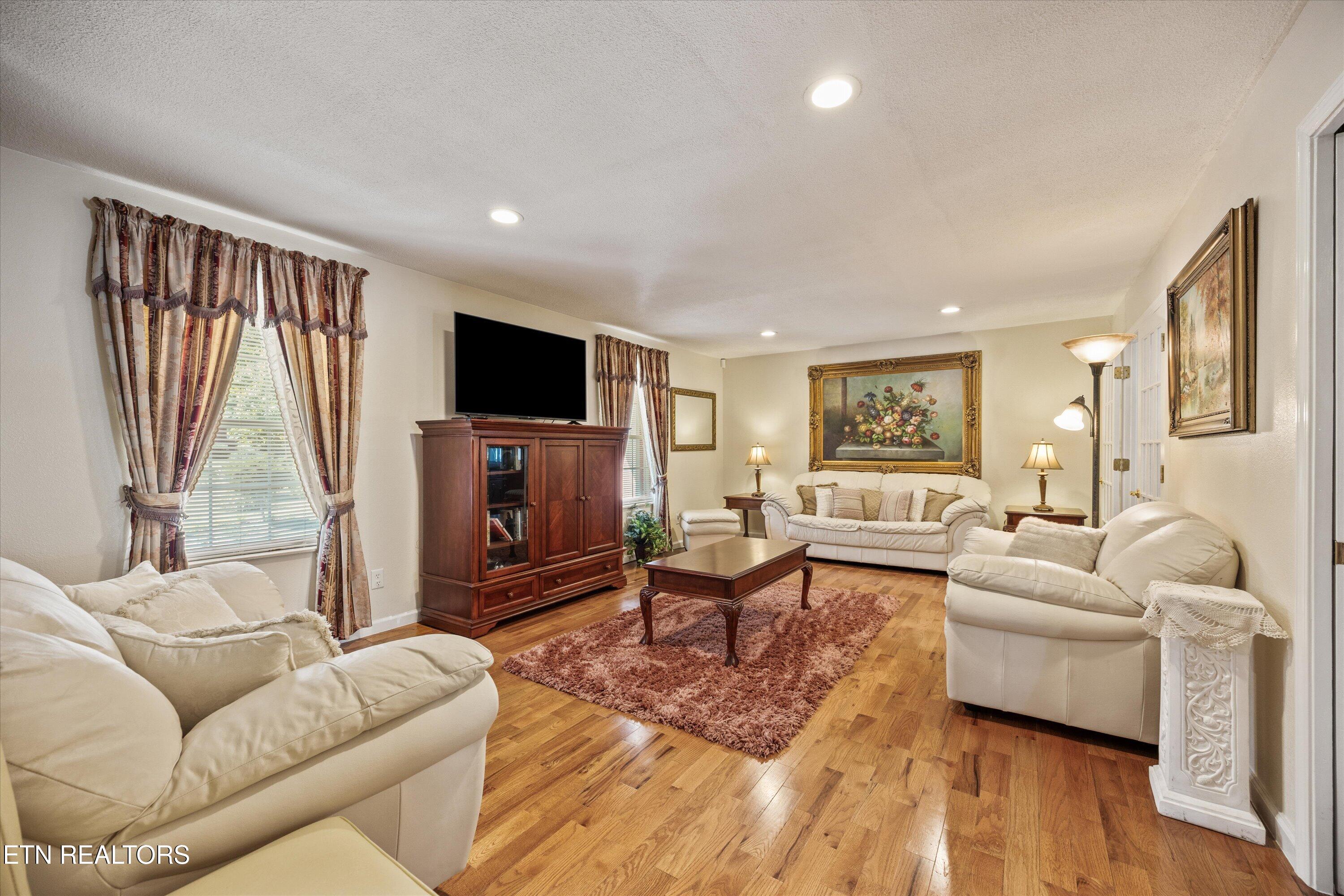212 Cogdill Road Knoxville TN 37922