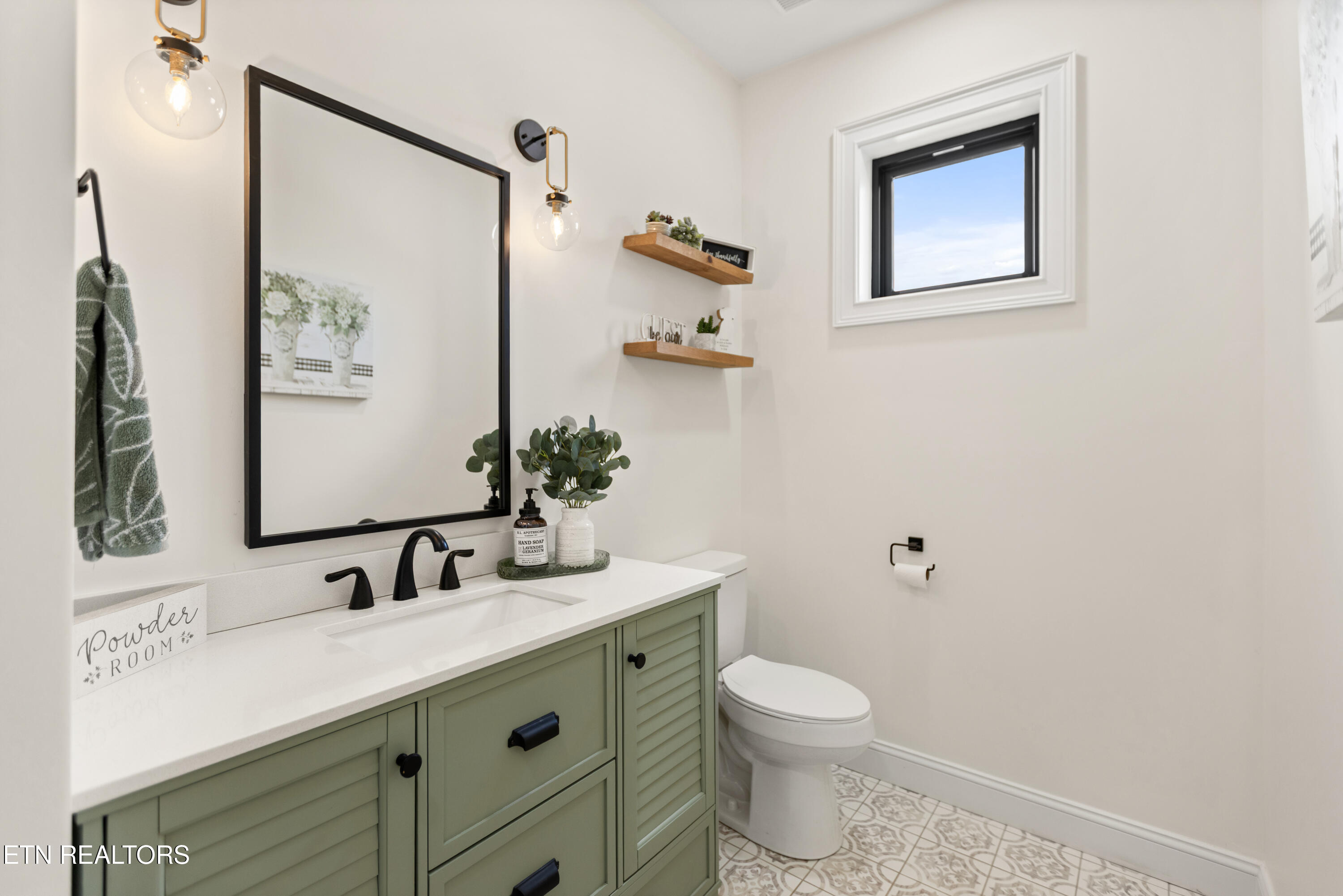 888 Smokey Quartz Boulevard Boulevard New Tazewell TN 37825