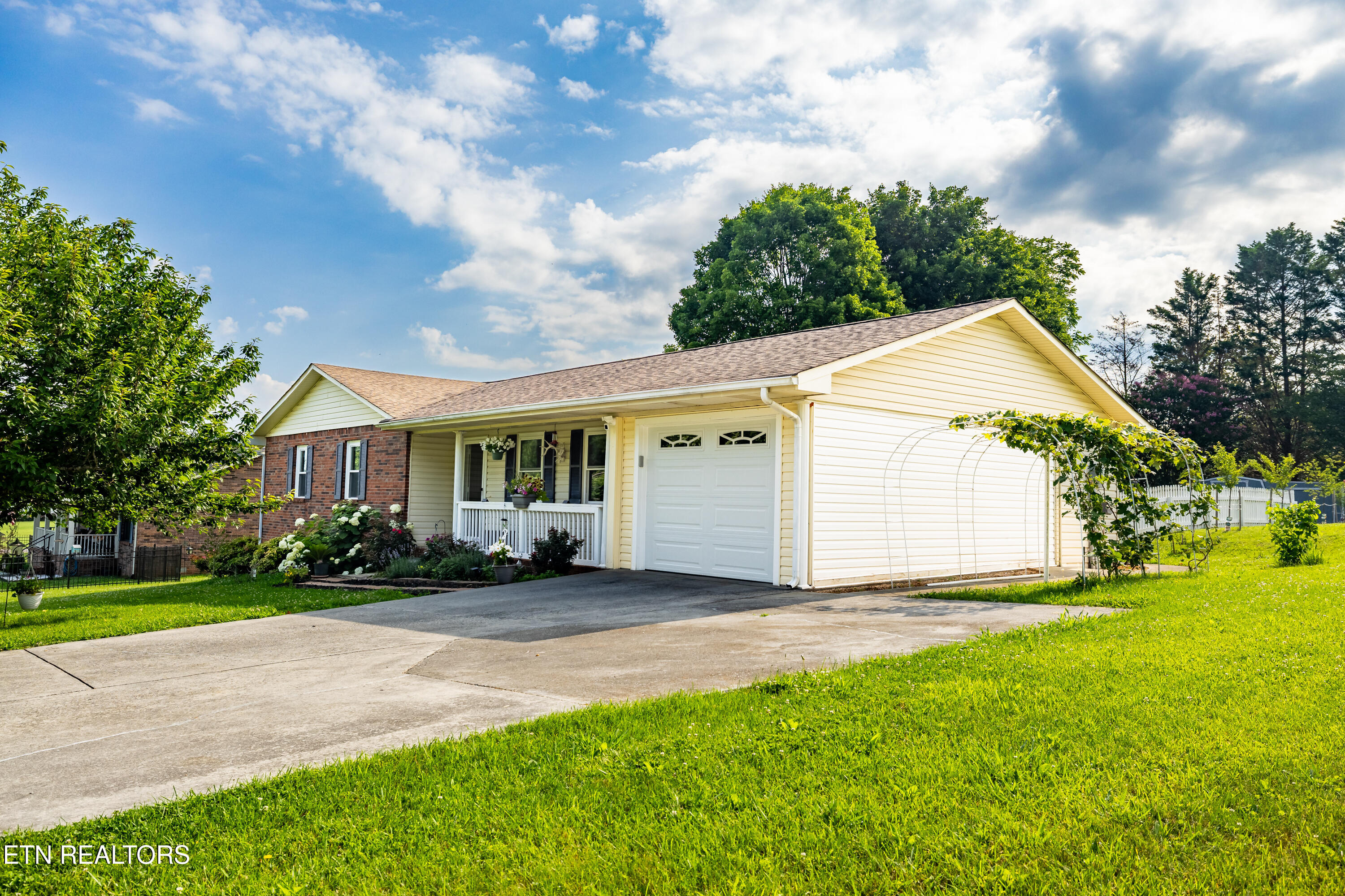 548 Hiwassee Road Madisonville TN 37354