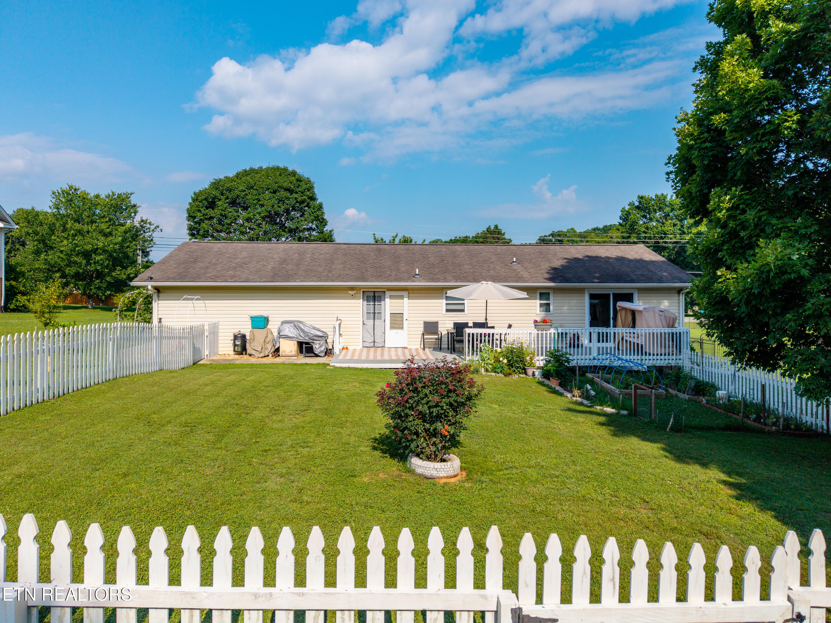 548 Hiwassee Road Madisonville TN 37354