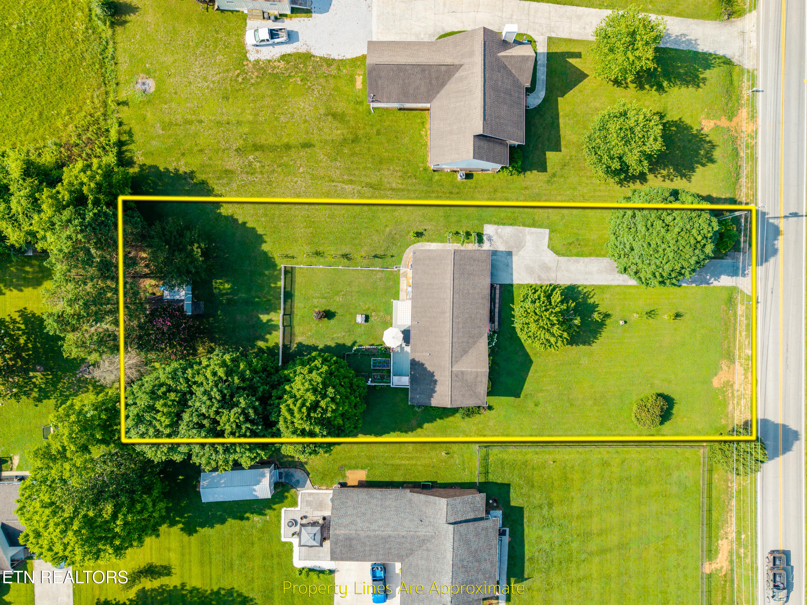 548 Hiwassee Road Madisonville TN 37354
