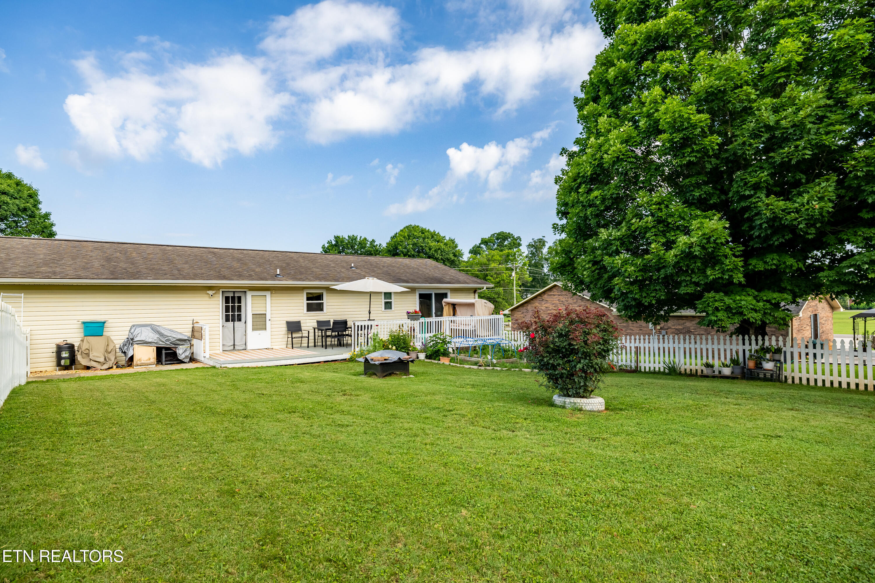 548 Hiwassee Road Madisonville TN 37354