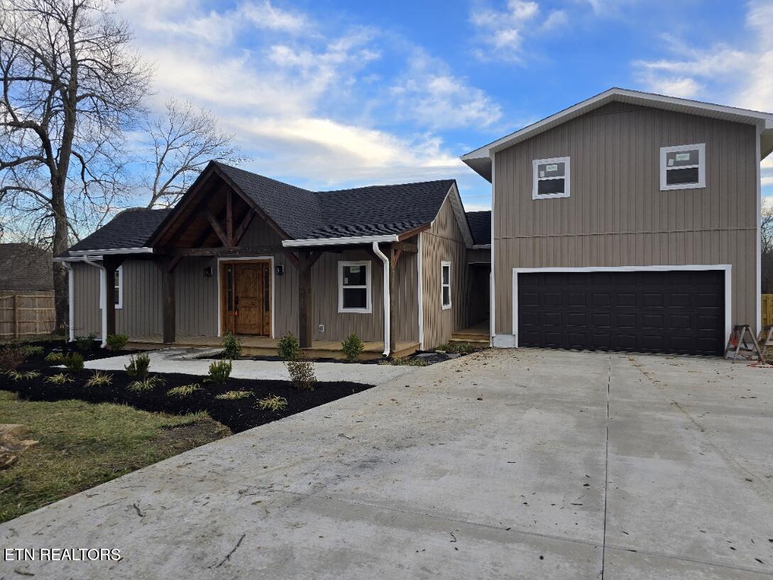 576 Stanley Street Oneida TN 37841