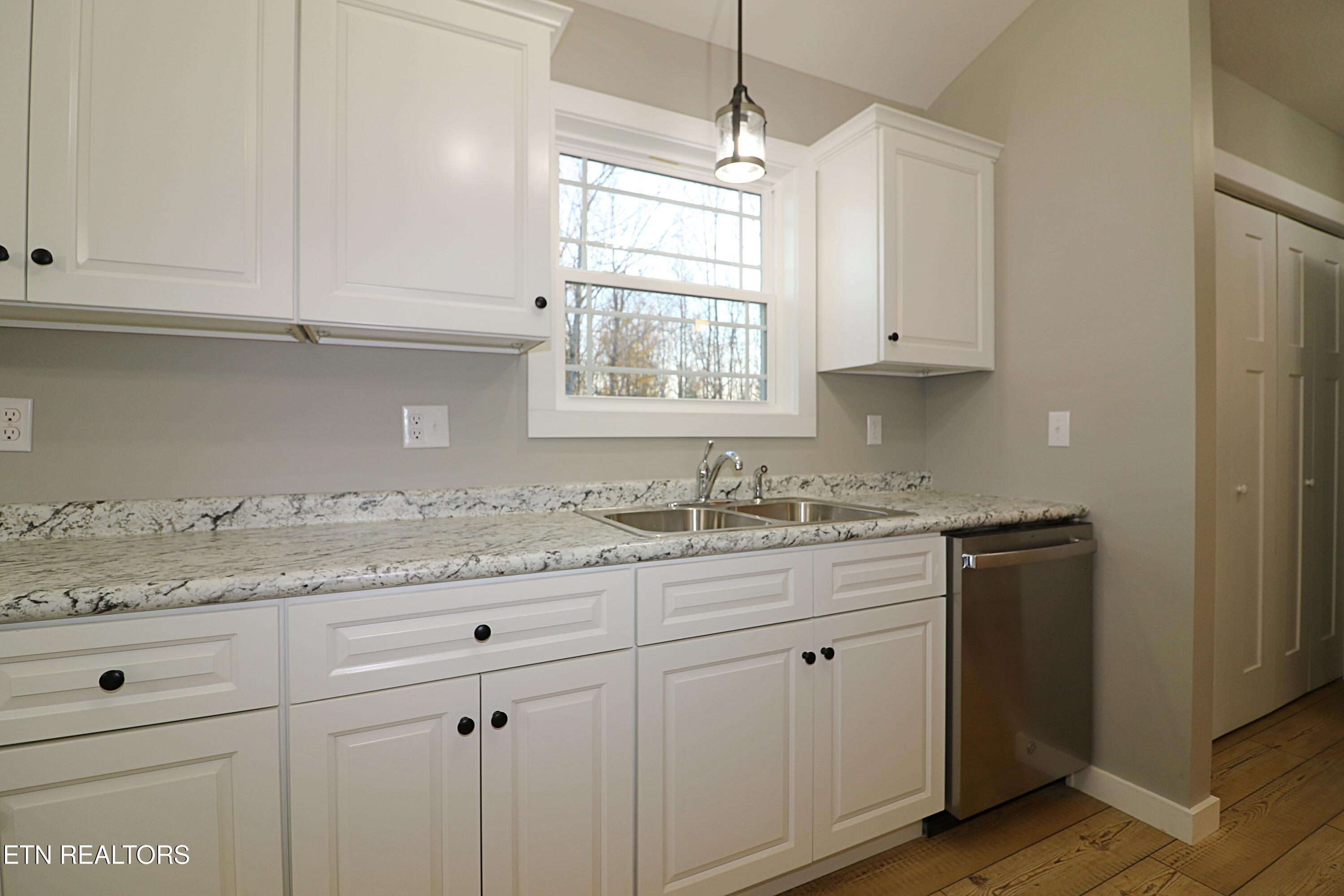 595 Taylon Lane Oneida TN 37841