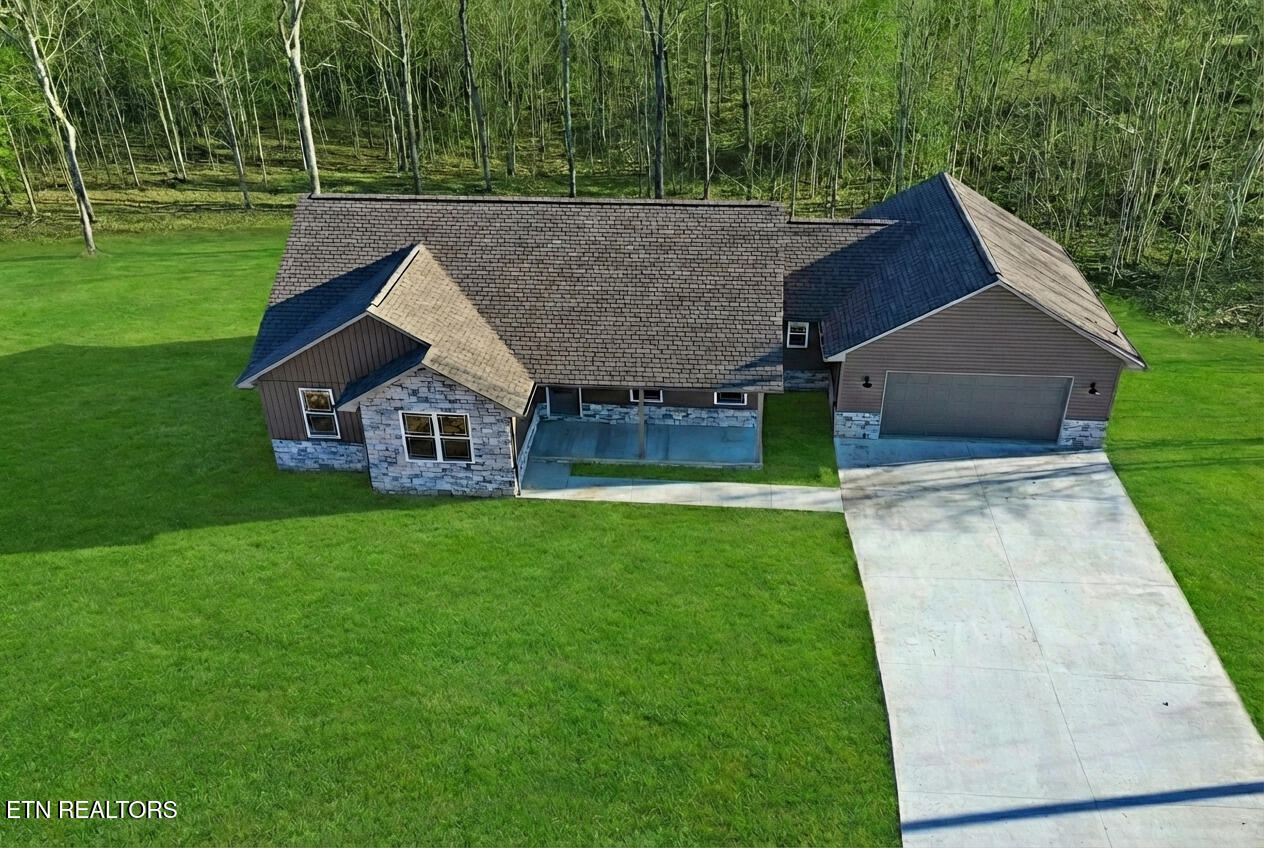 595 Taylon Lane Oneida TN 37841