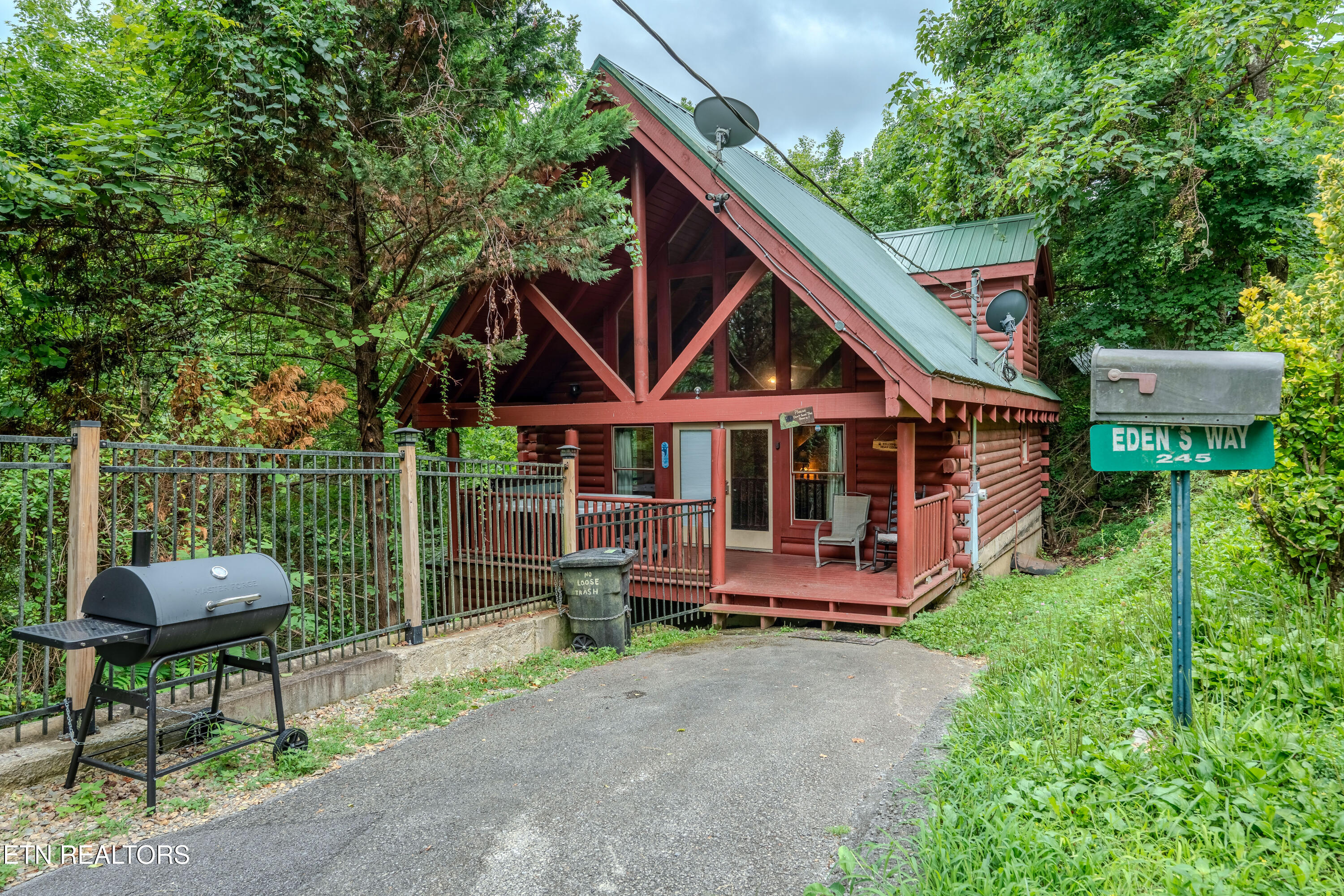 245 Edens Way Sevierville TN 37876