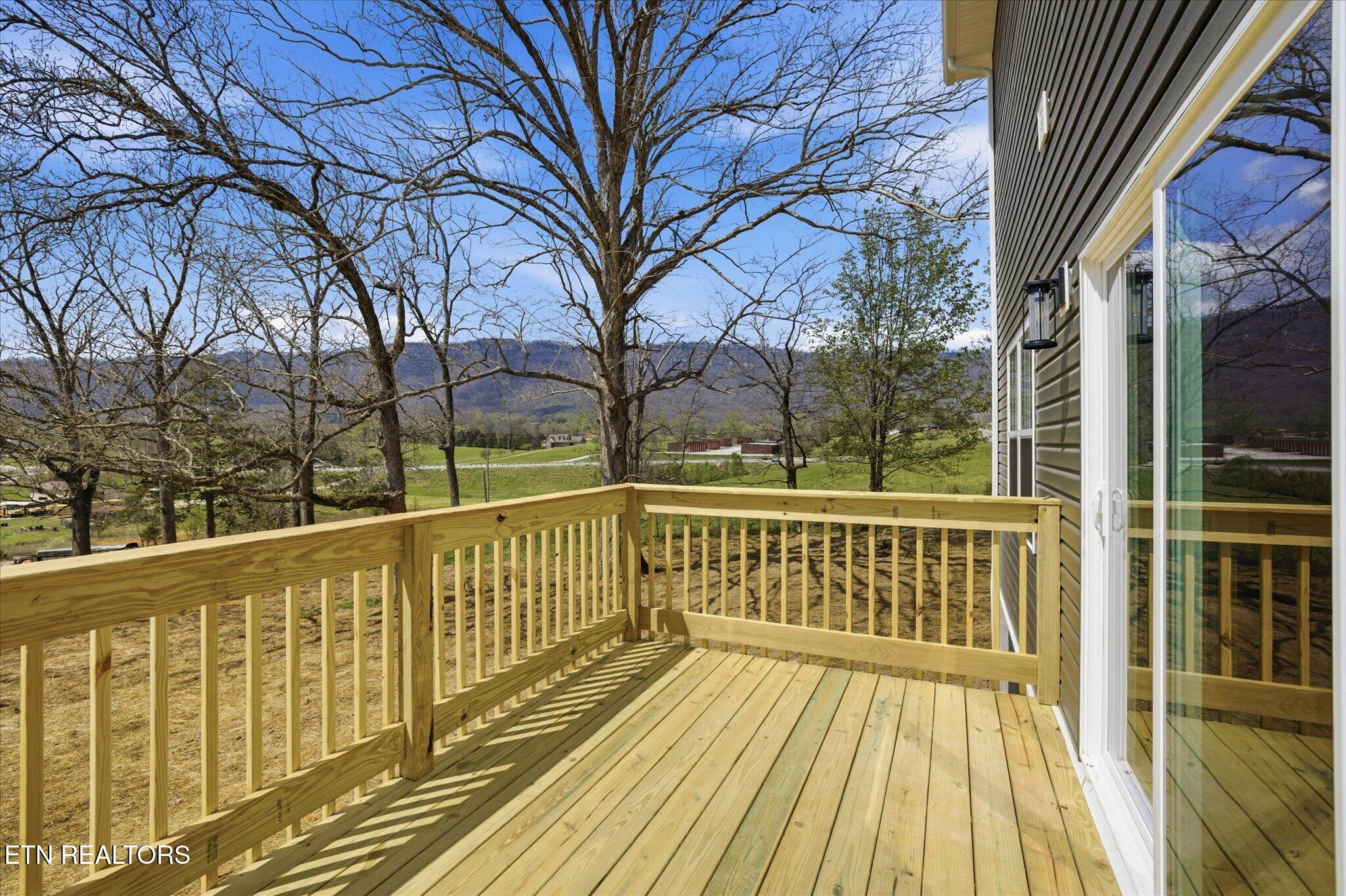 237 Cross Valley Road Lafollette TN 37766