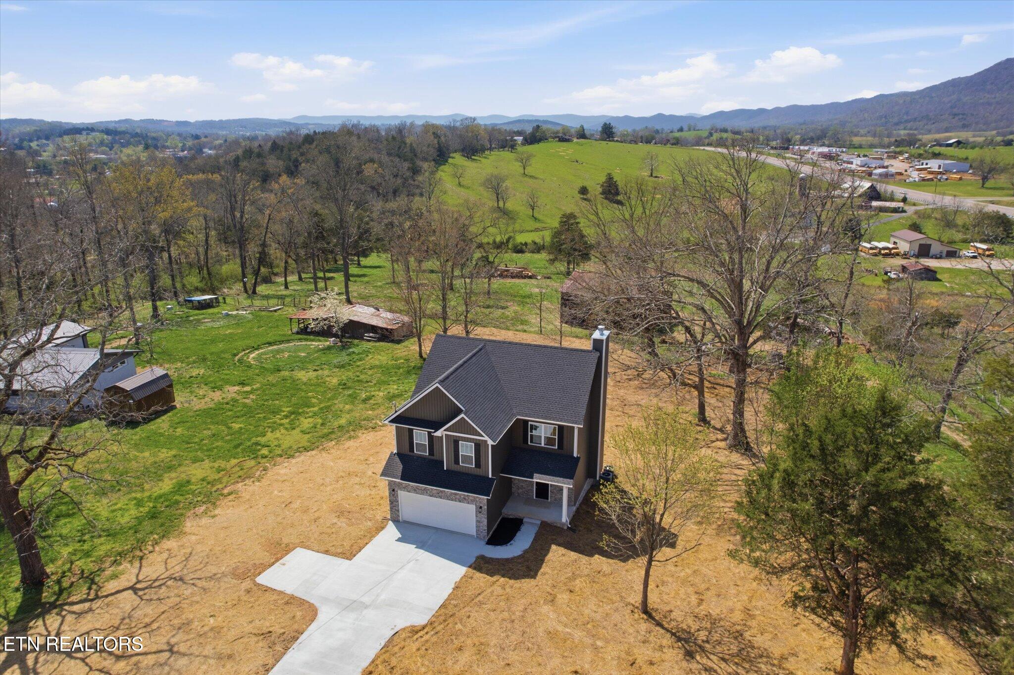 237 Cross Valley Road Lafollette TN 37766