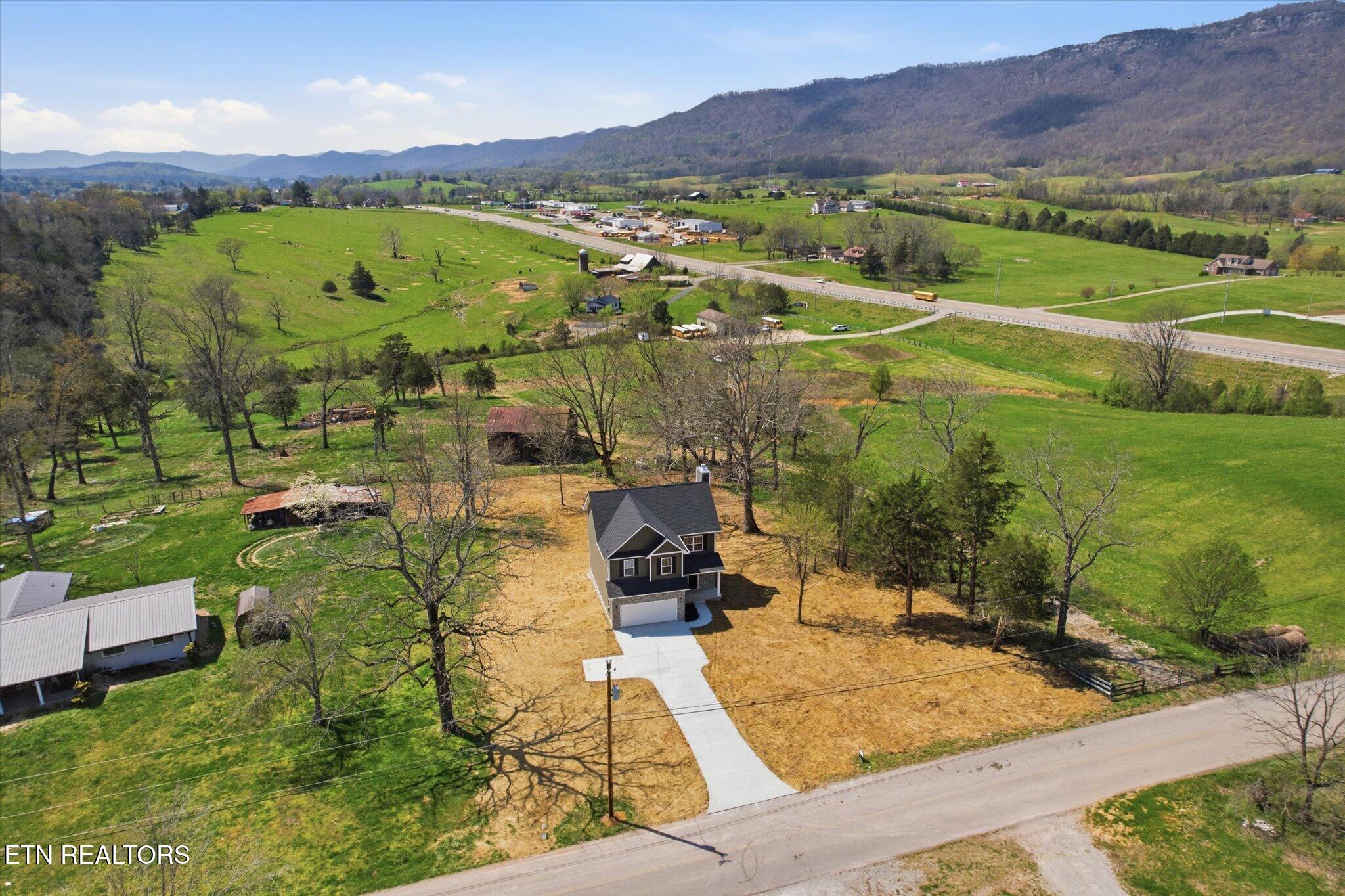 237 Cross Valley Road Lafollette TN 37766