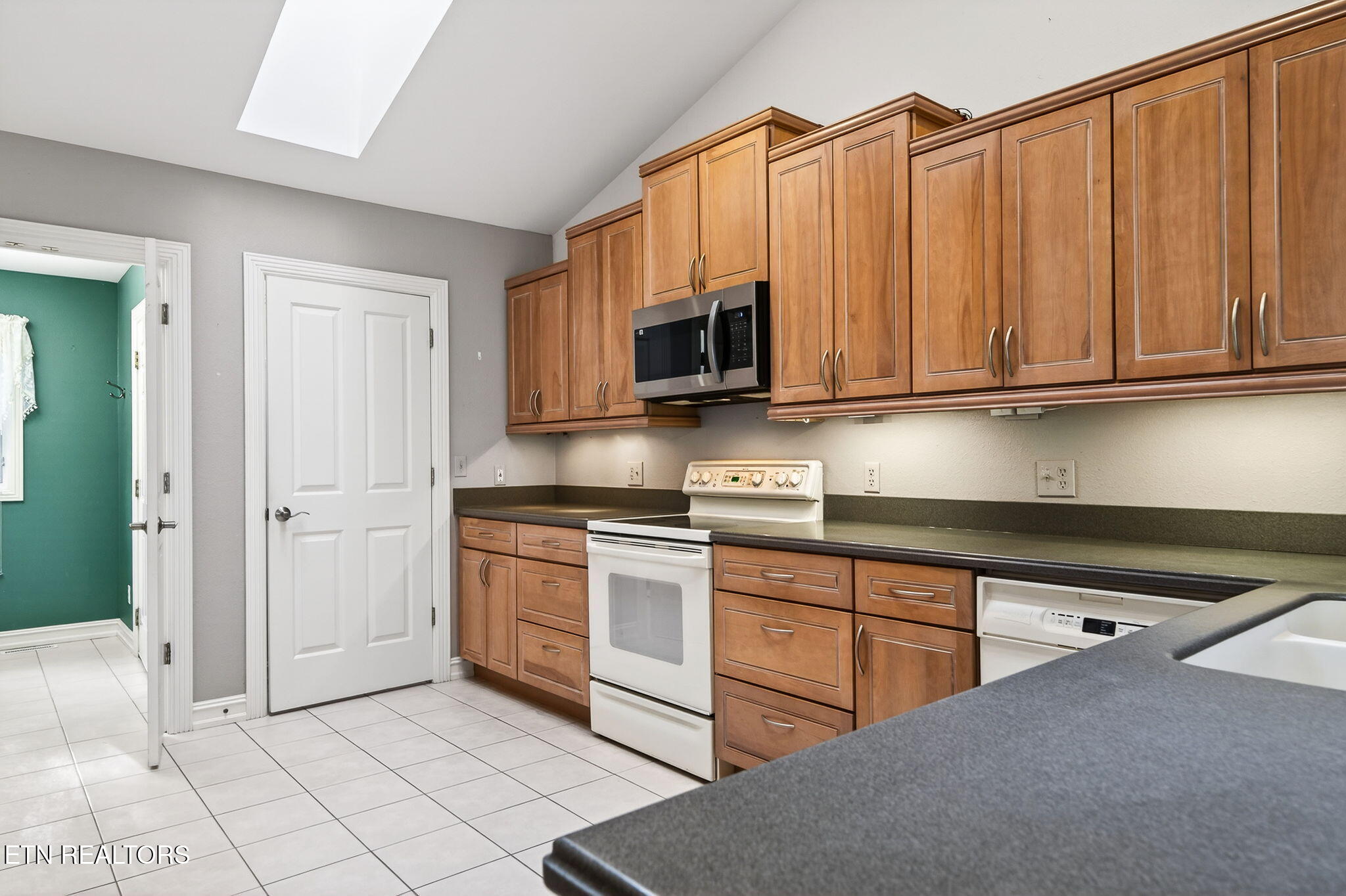122 Pineridge Loop Crossville TN 38558