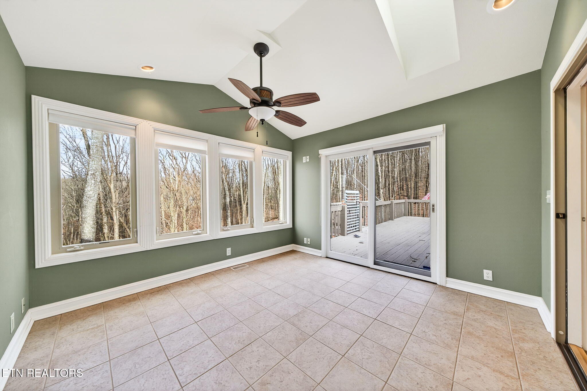 122 Pineridge Loop Crossville TN 38558
