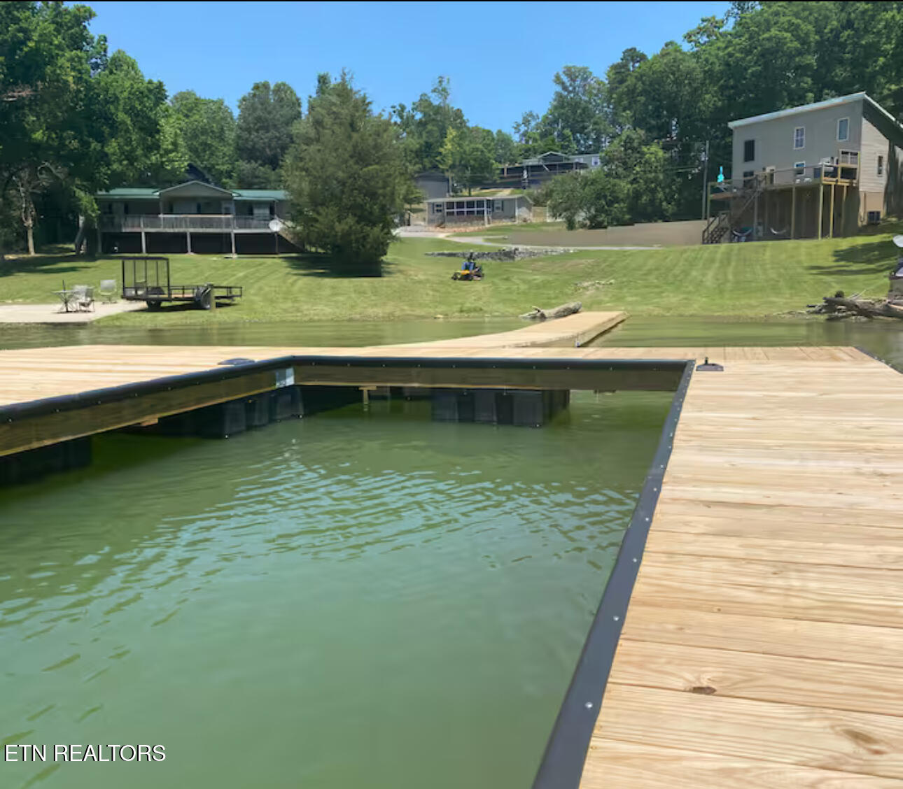 1448 Dover Lane Dandridge TN 37725