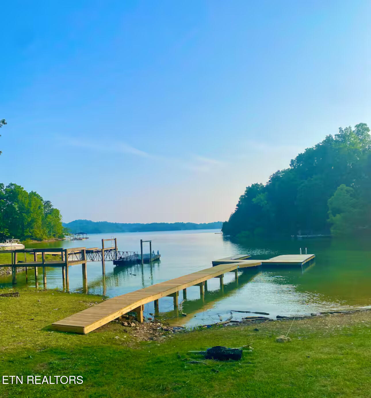 1448 Dover Lane Dandridge TN 37725
