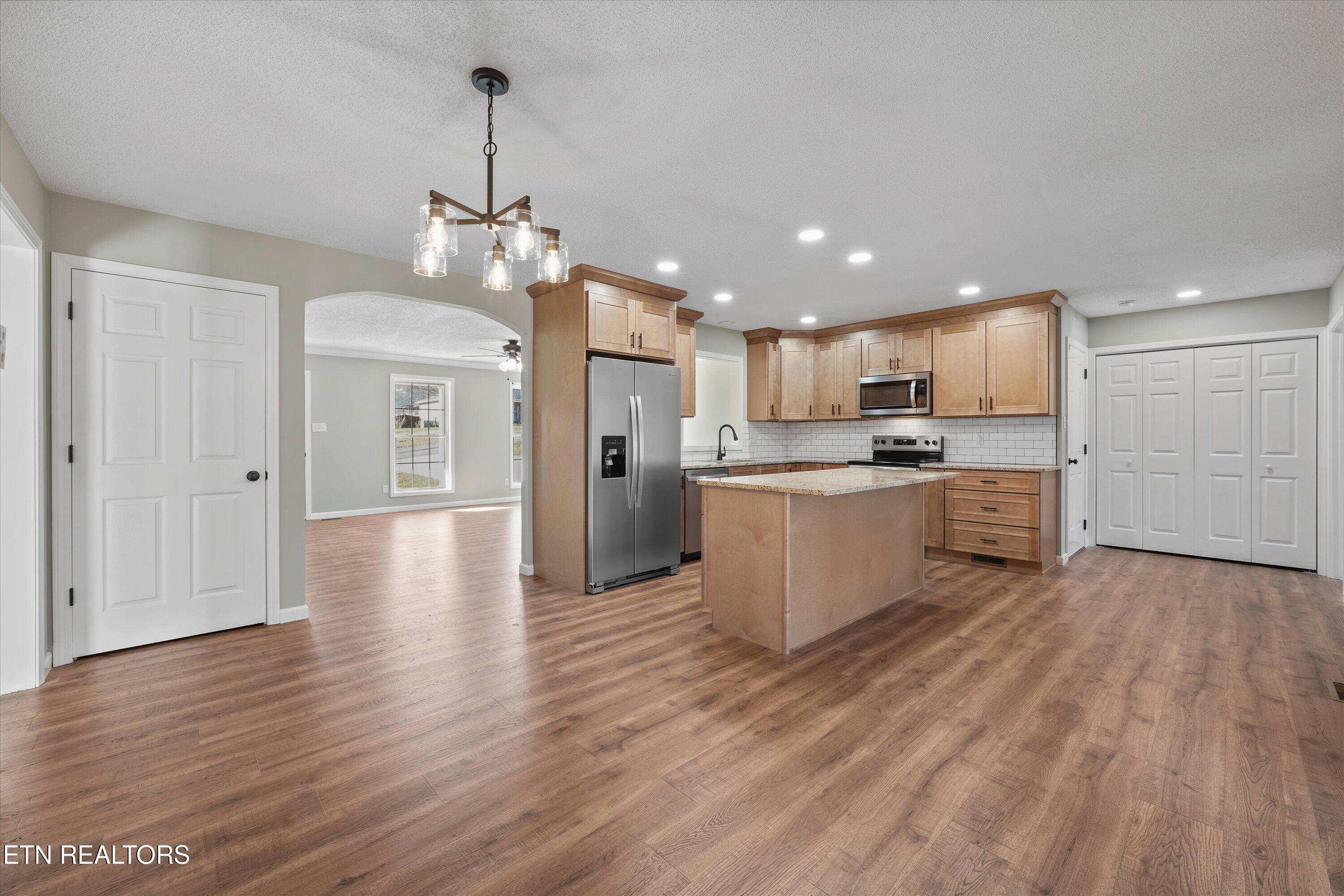252 Perkins Lane Jacksboro TN 37757