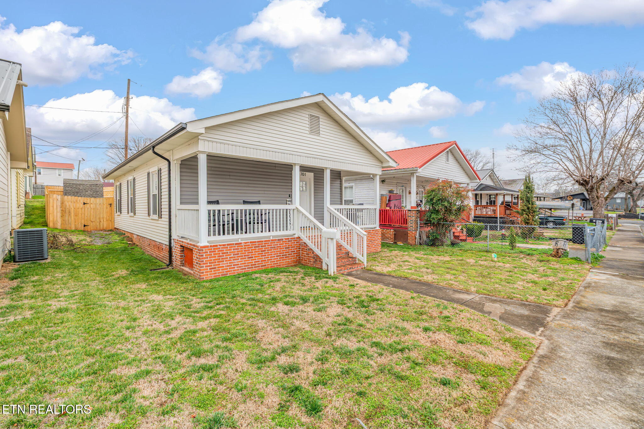 701 Poplar Street Loudon TN 37774