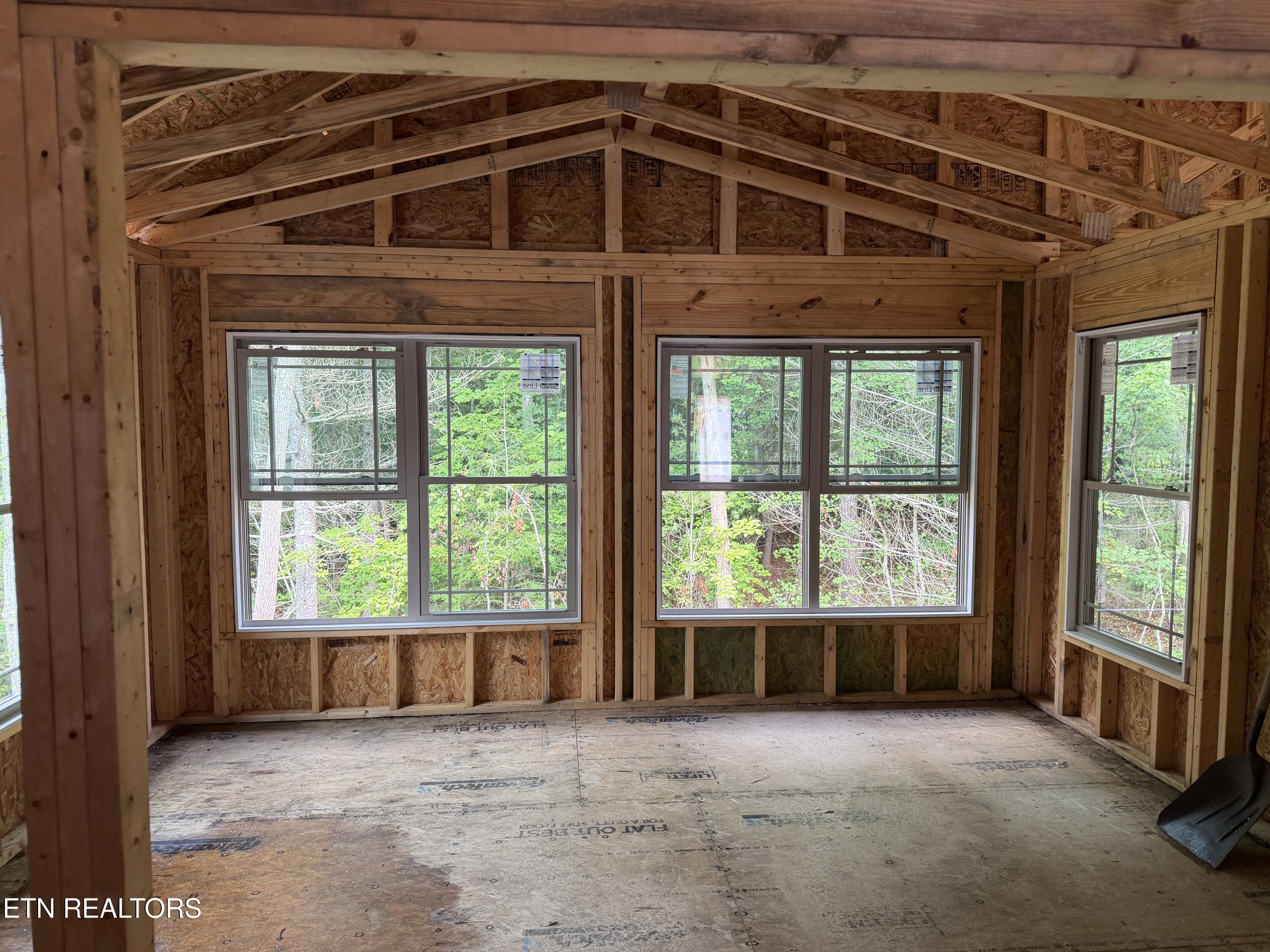 12 Dovecote Terrace Crossville TN 38558