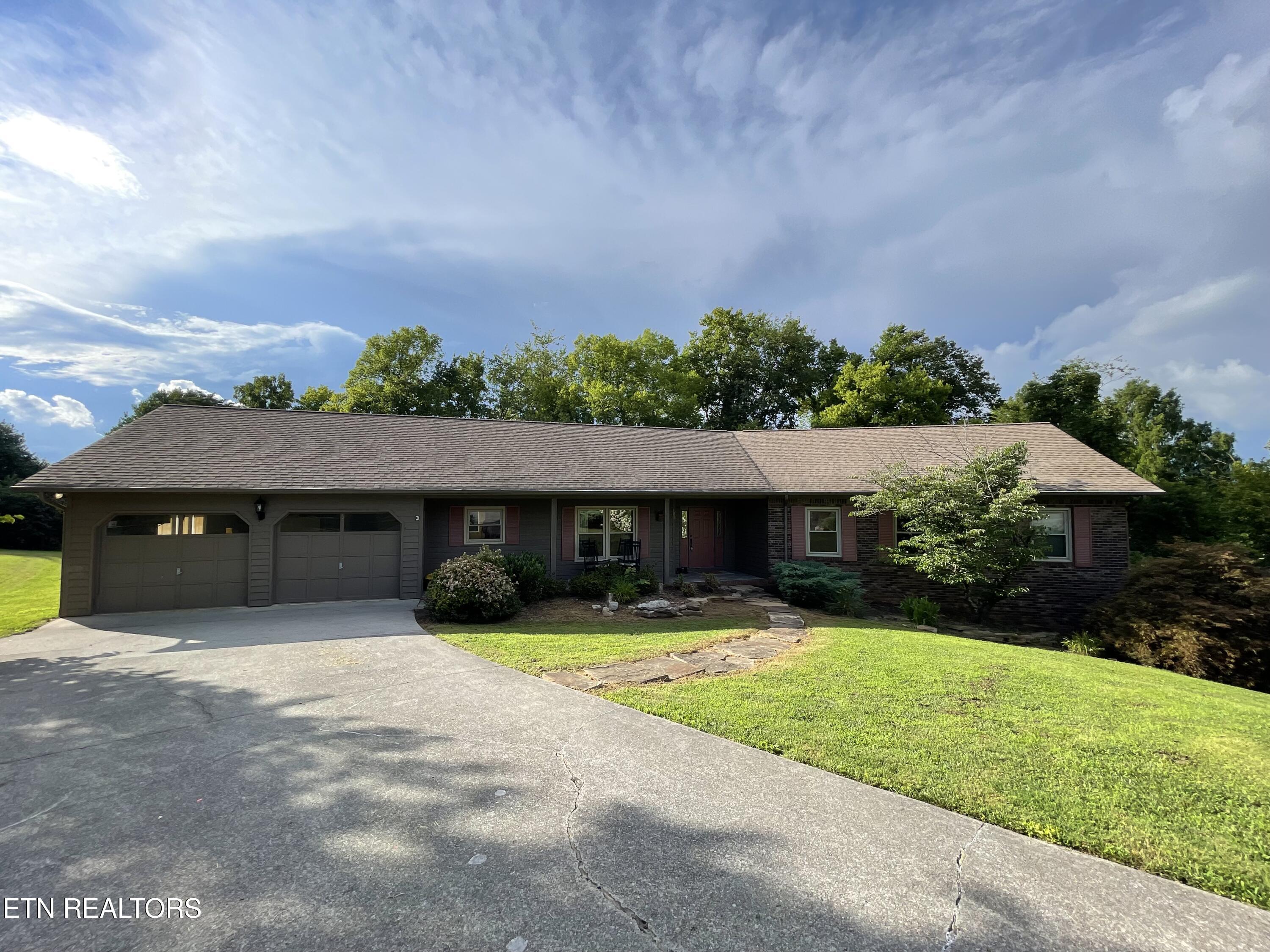 103 Farmington Place Clinton TN 37716