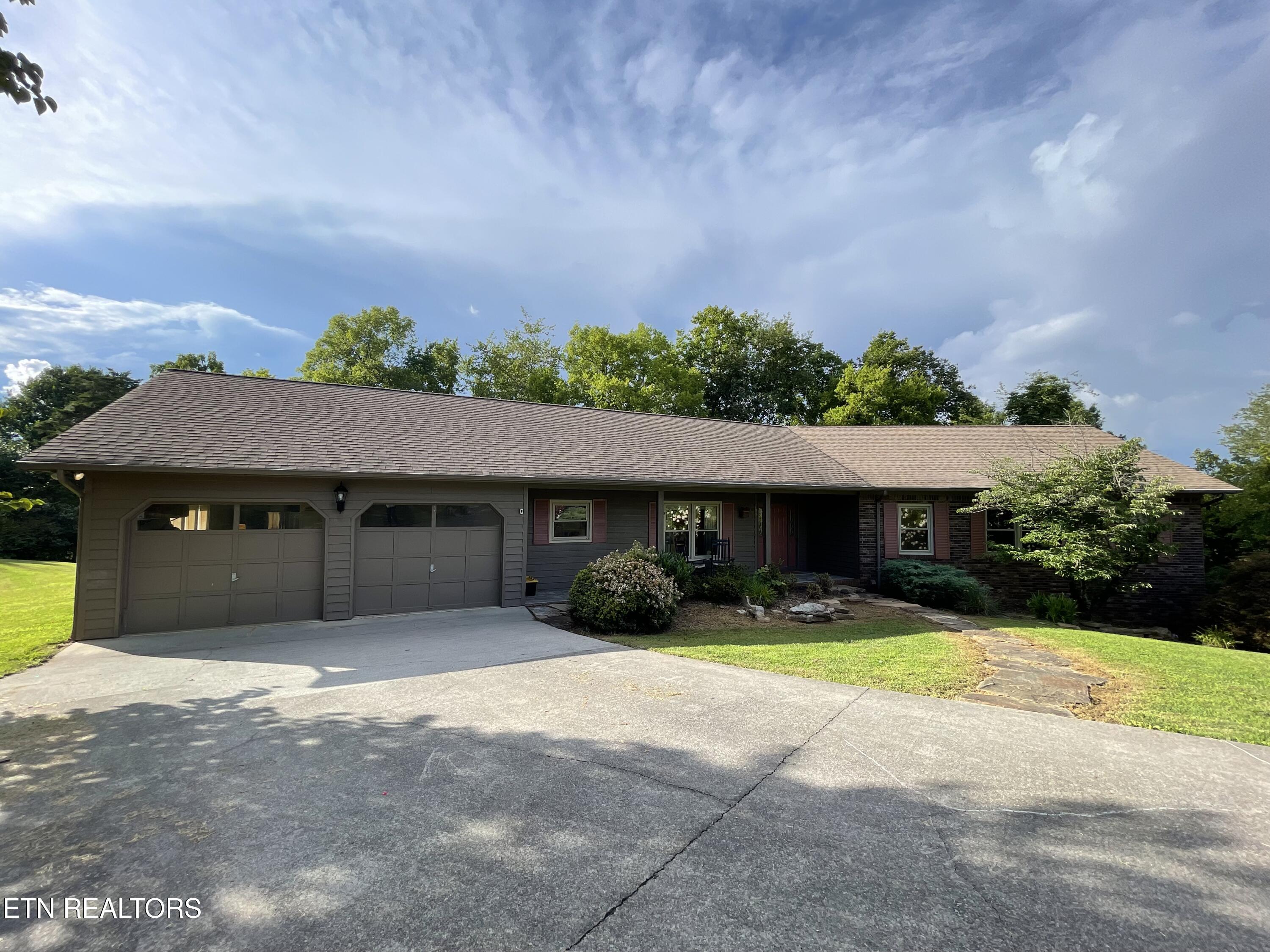 103 Farmington Place Clinton TN 37716
