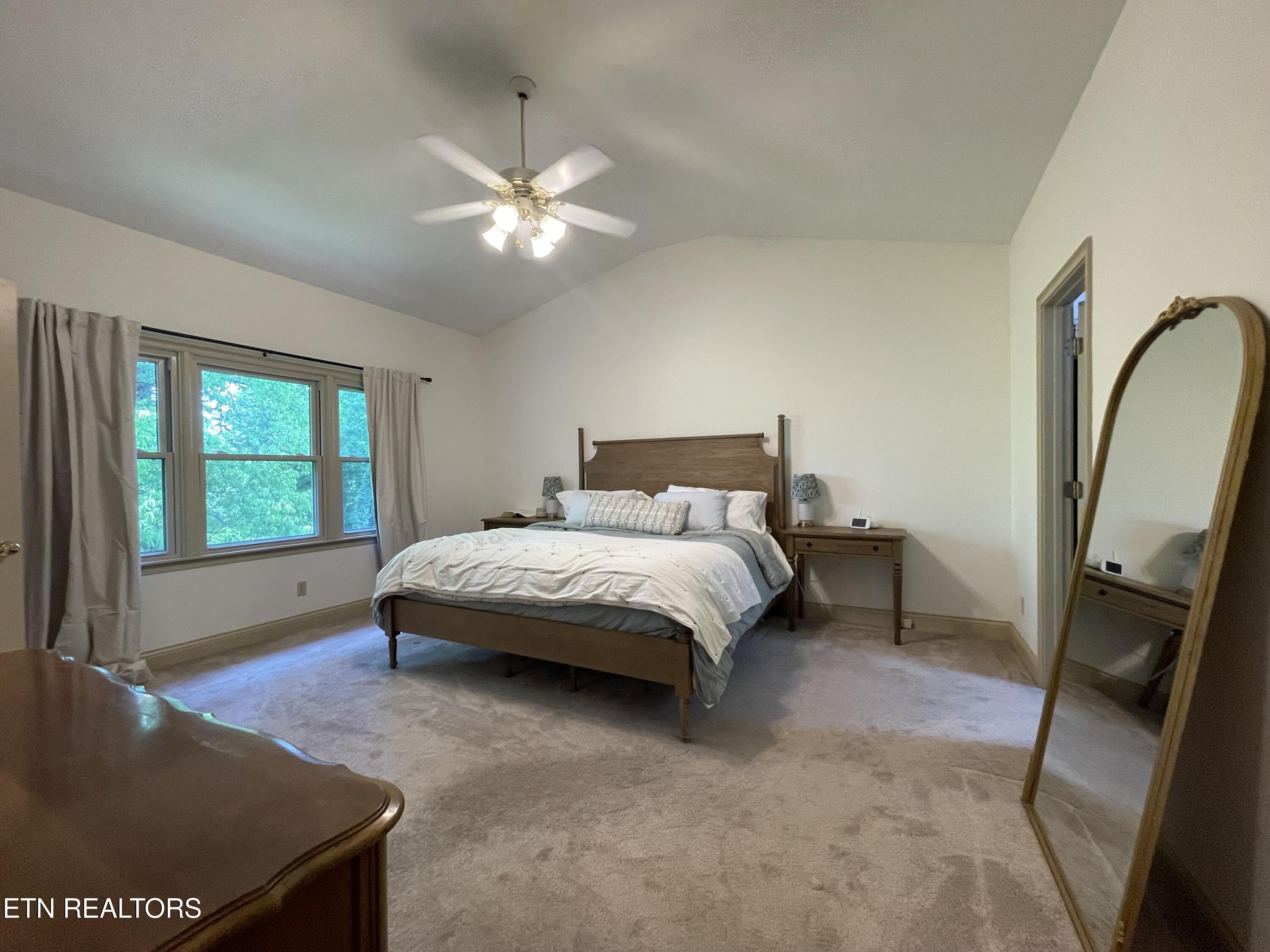 103 Farmington Place Clinton TN 37716