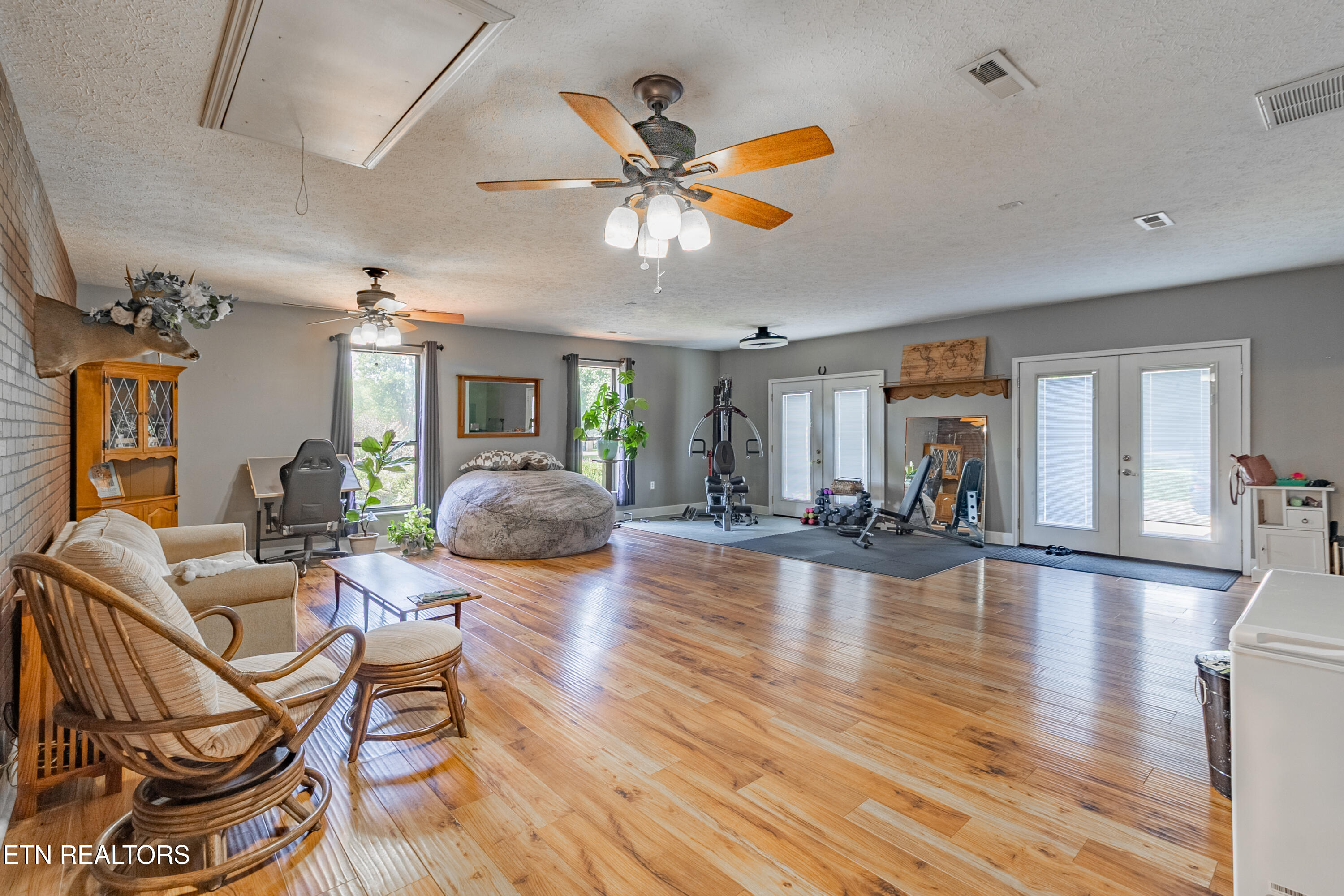 1525 Double D Drive Sevierville TN 37876