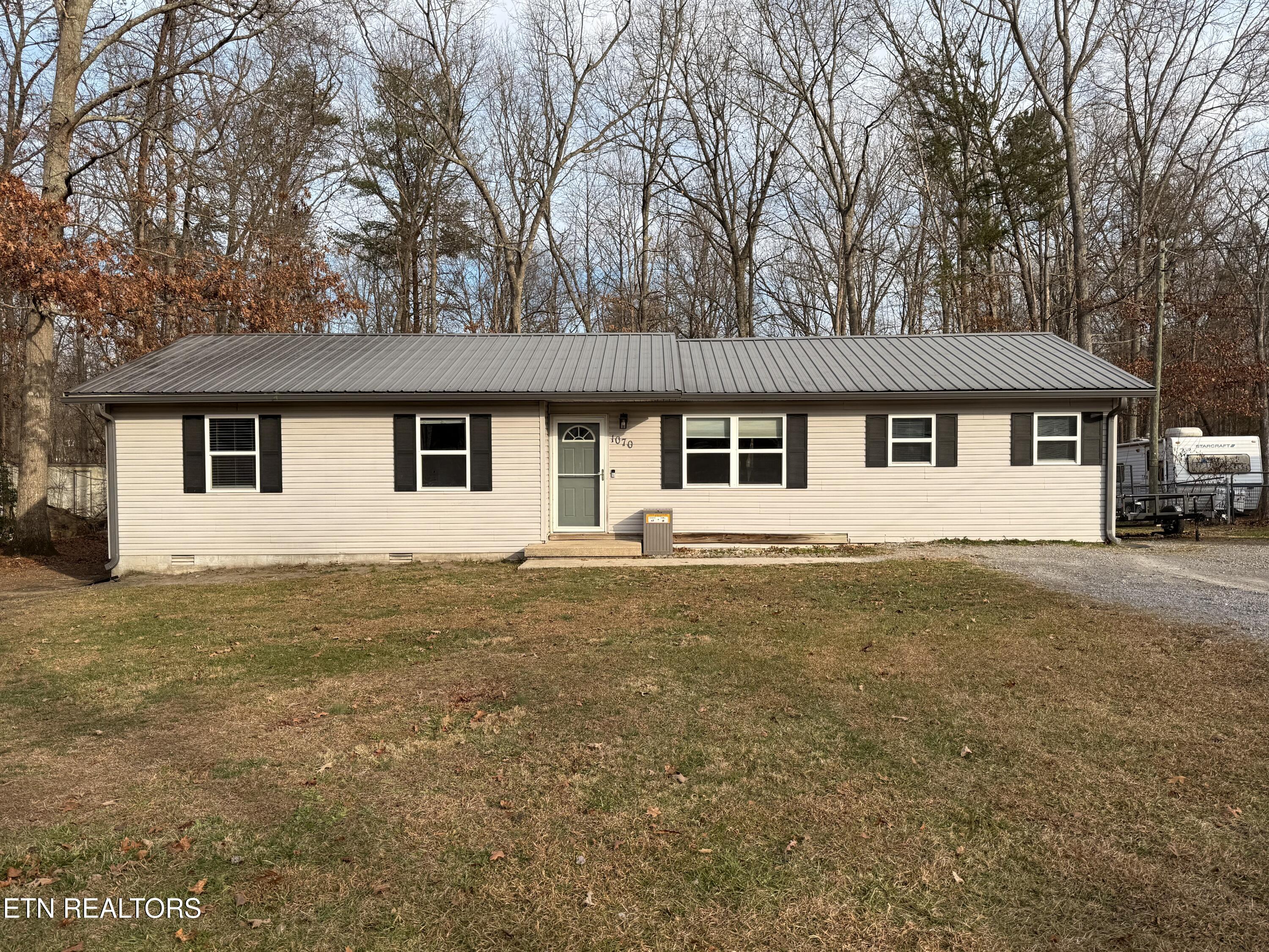 1070 N Shady Lane Loop Clarkrange TN 38553