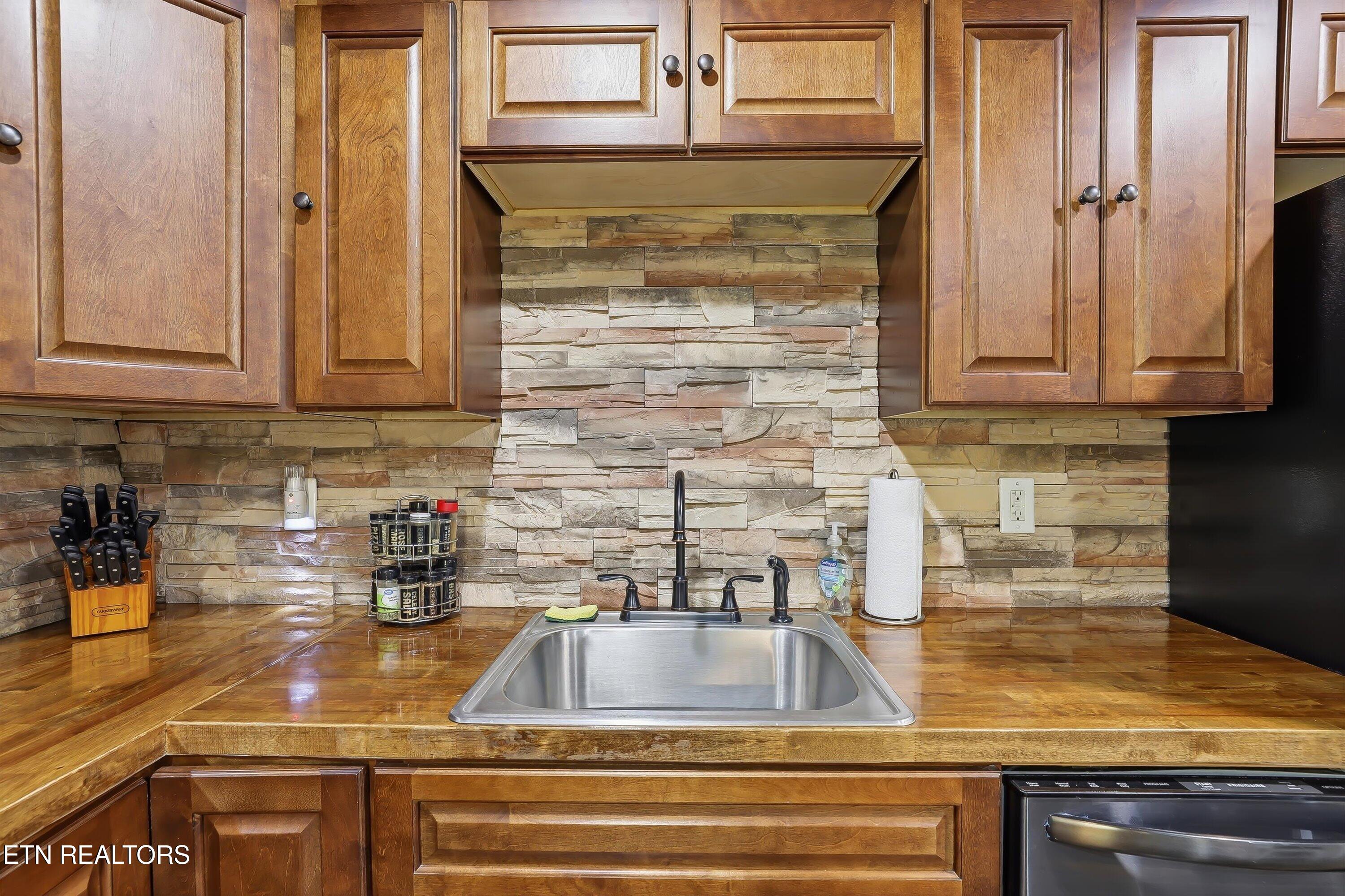 635 Briceville Highway Rocky Top TN 37769