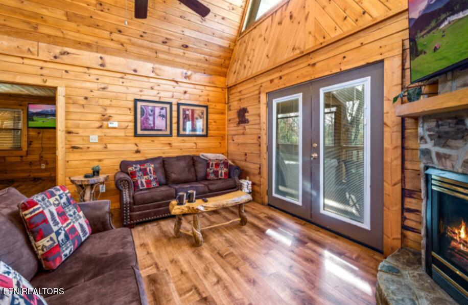 315 Brown Wren Way Gatlinburg TN 37738