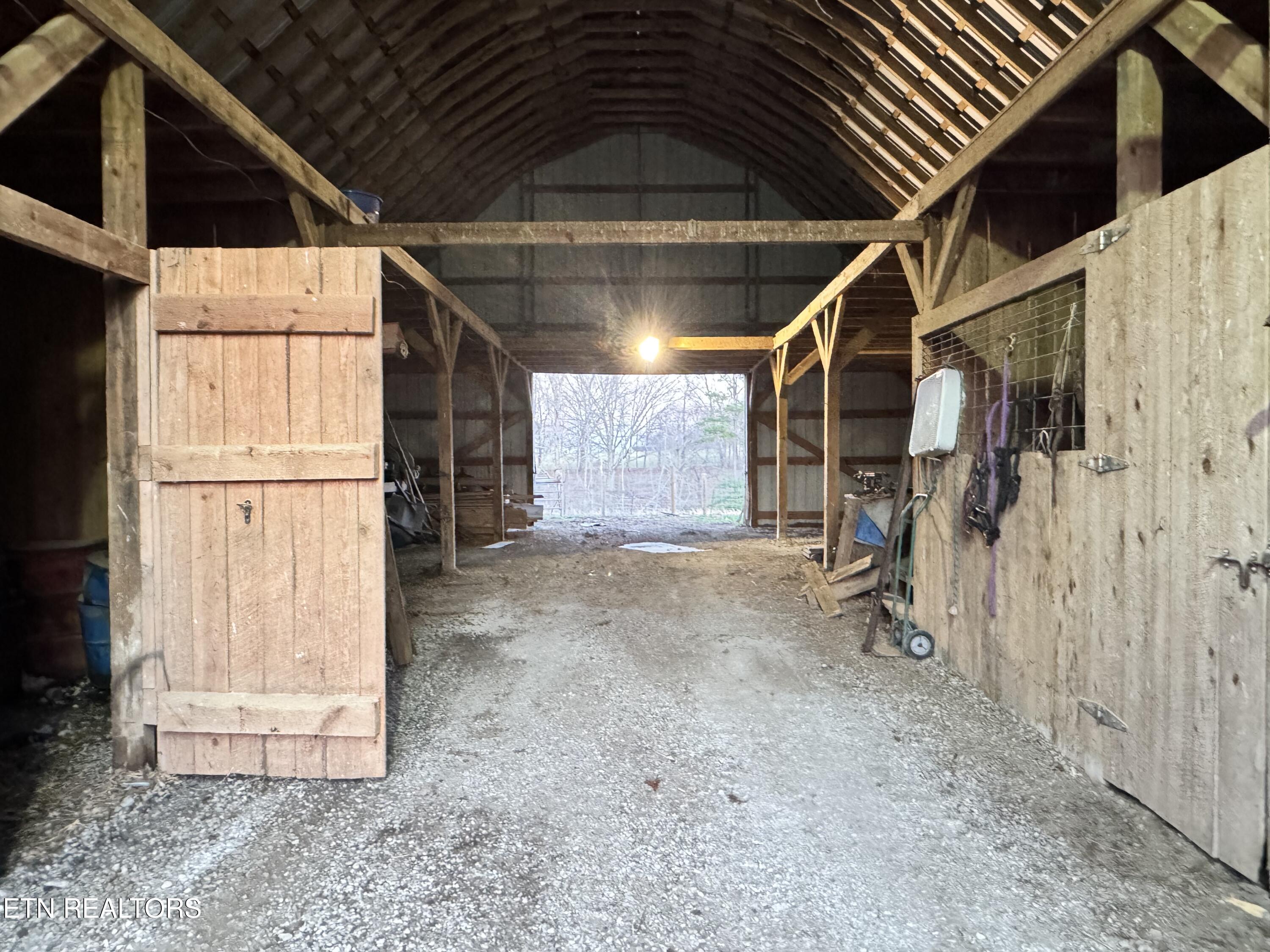5519 S York Highway Grimsley TN 38565