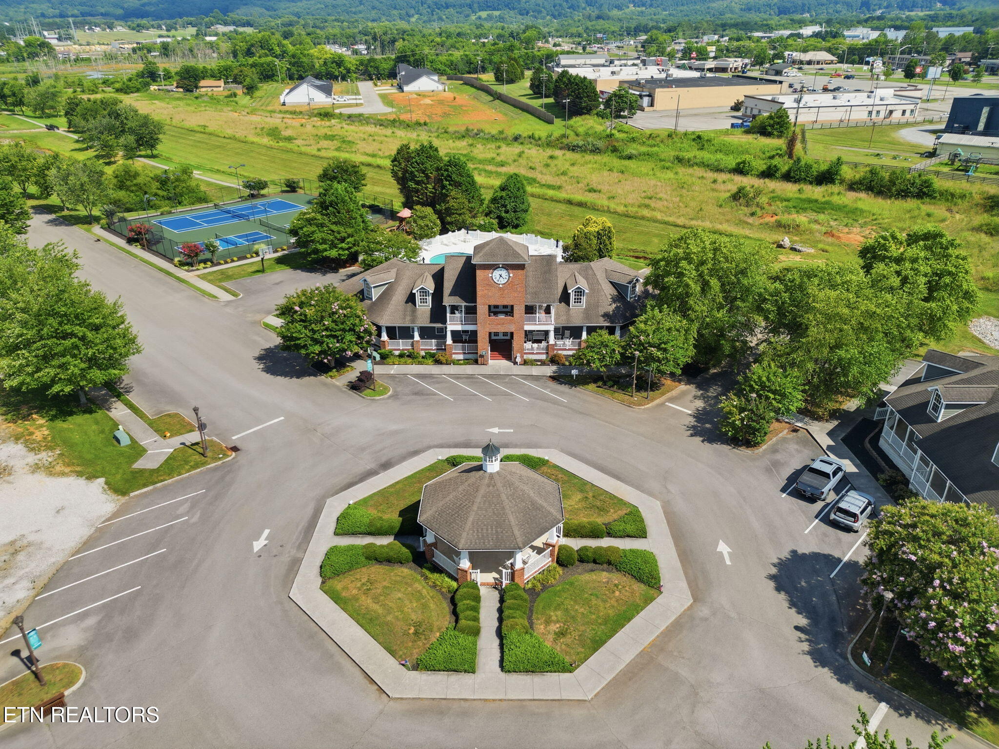 315 Willowcreek Boulevard Sweetwater TN 37874