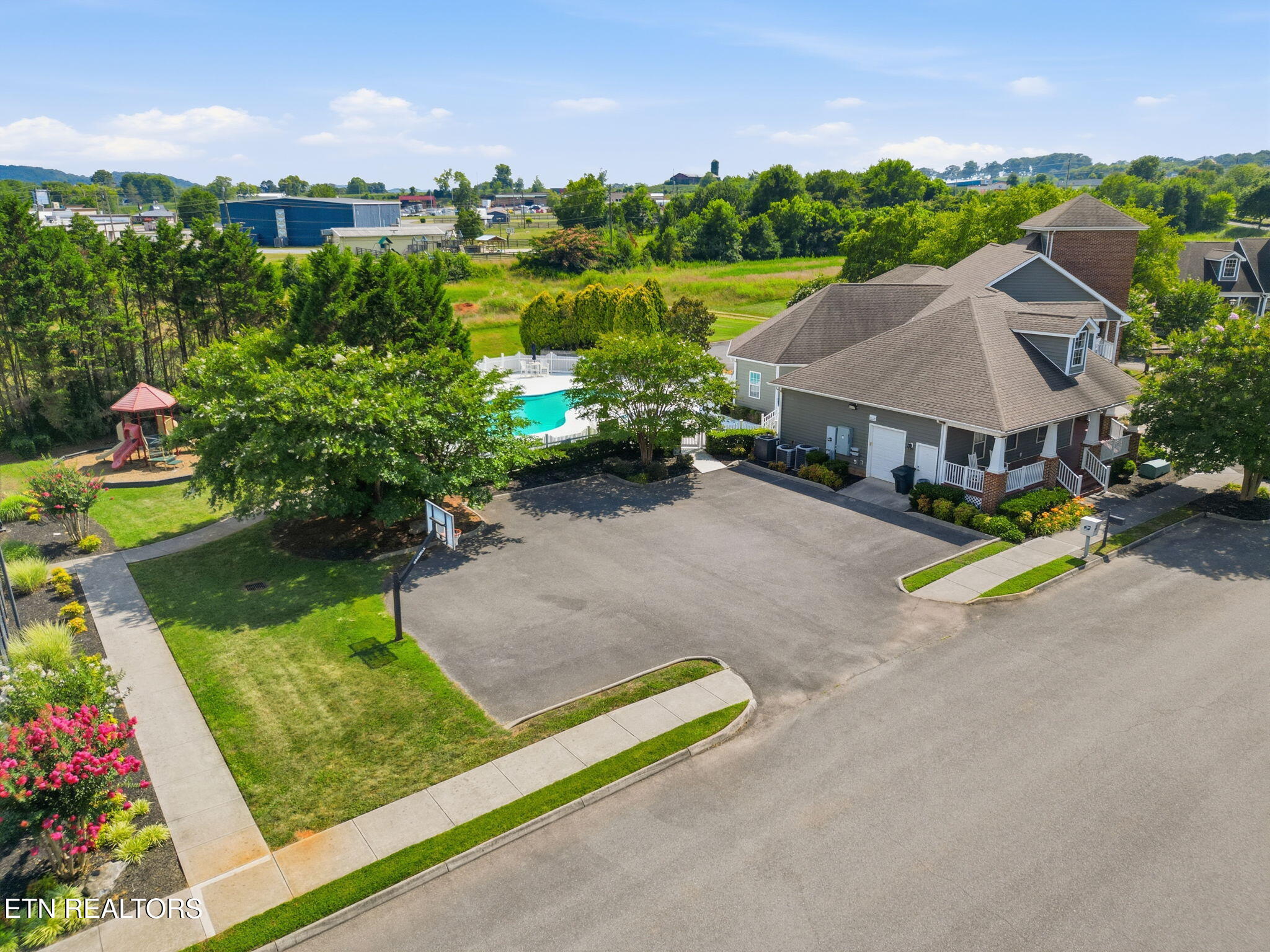 315 Willowcreek Boulevard Sweetwater TN 37874