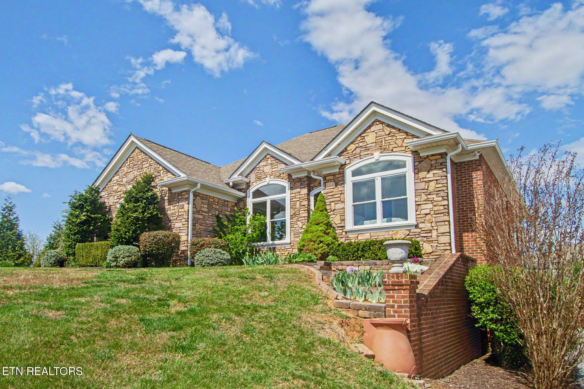 370 Leeper Overlook Dandridge TN 37725