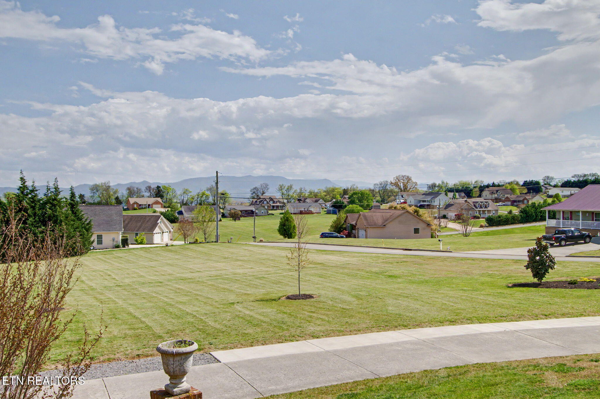 370 Leeper Overlook Dandridge TN 37725