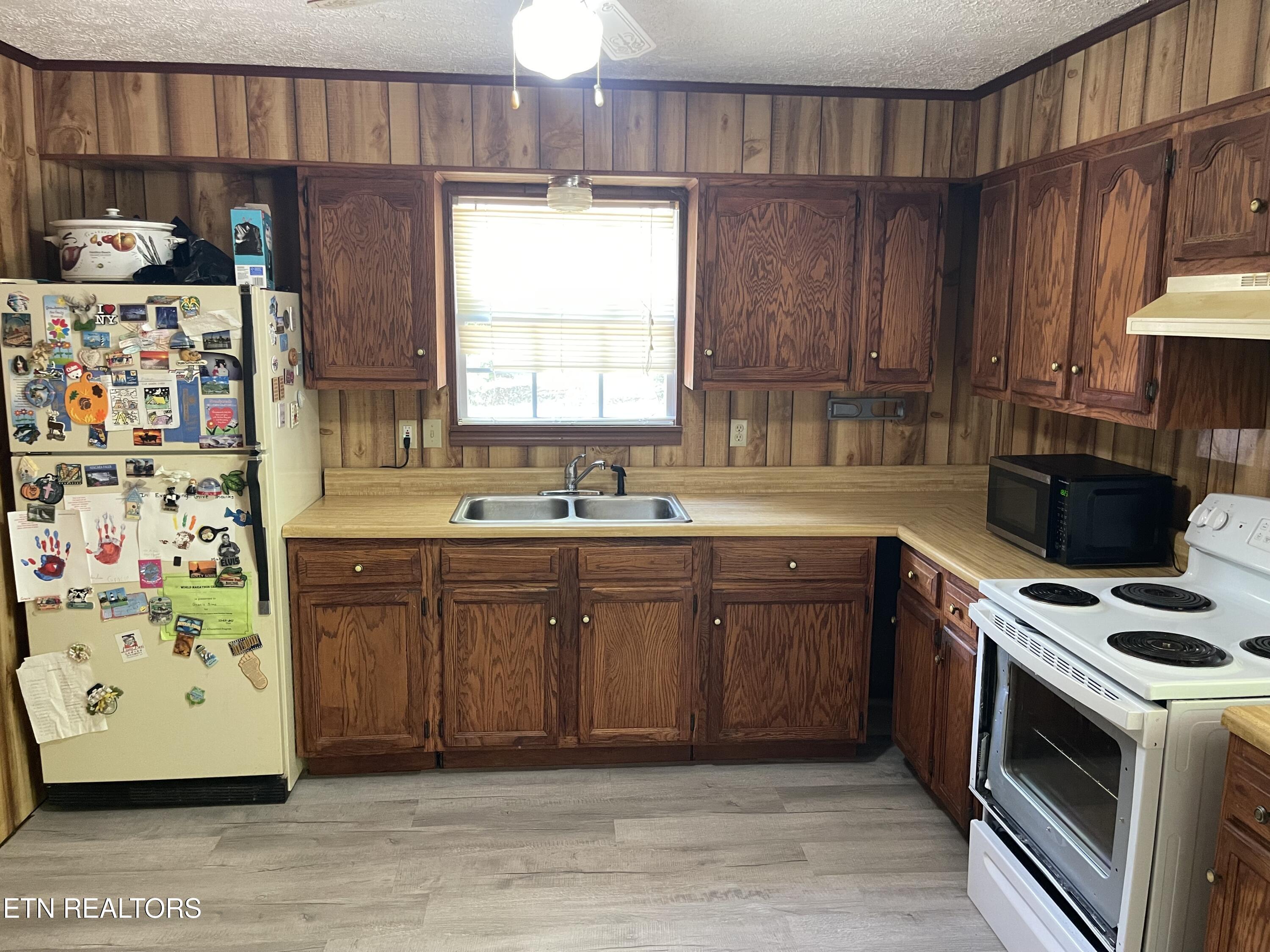 483 Blake Road Oakdale TN 37829