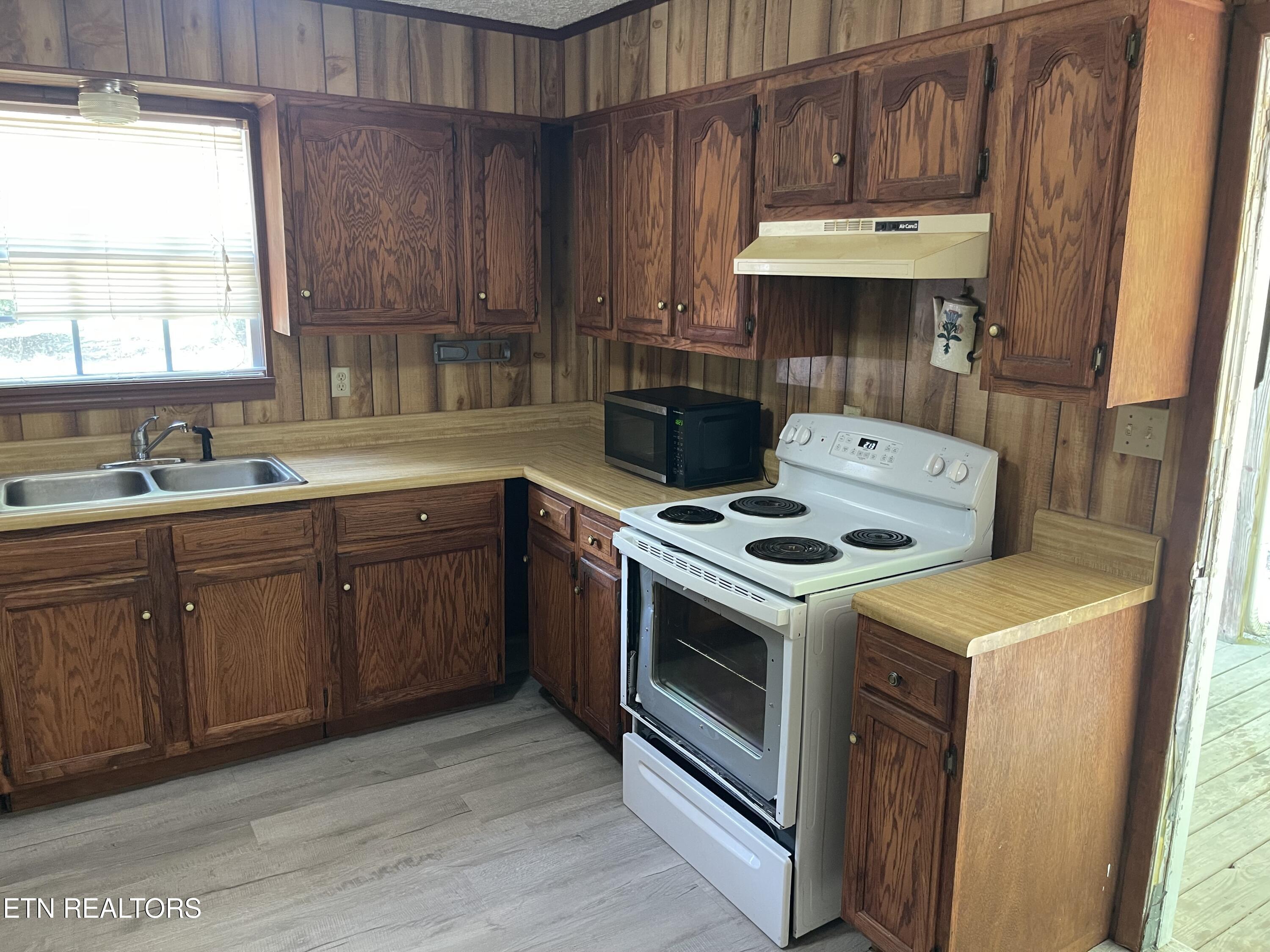 483 Blake Road Oakdale TN 37829