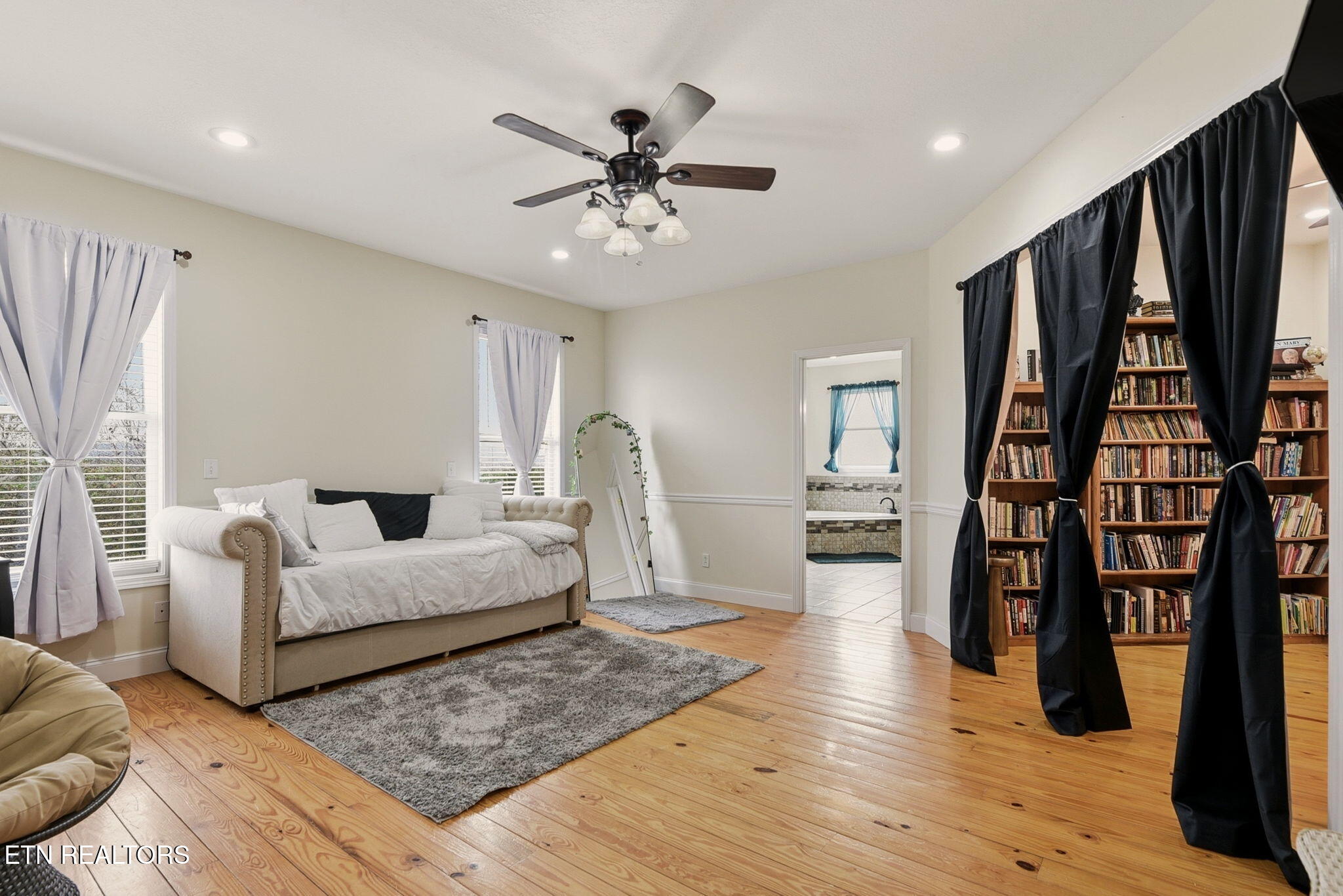 445 & 443 Leighton Lane Jacksboro TN 37757