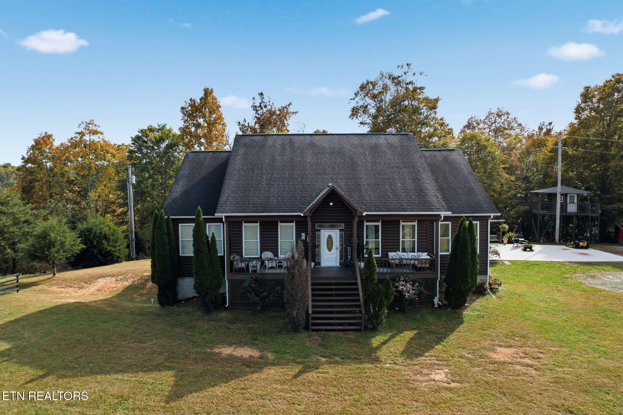 445 & 443 Leighton Lane Jacksboro TN 37757