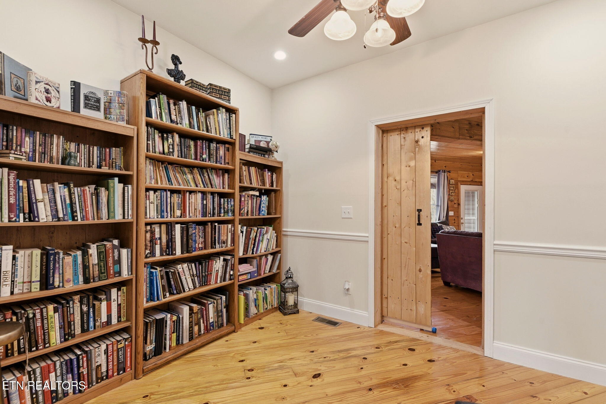 445 & 443 Leighton Lane Jacksboro TN 37757