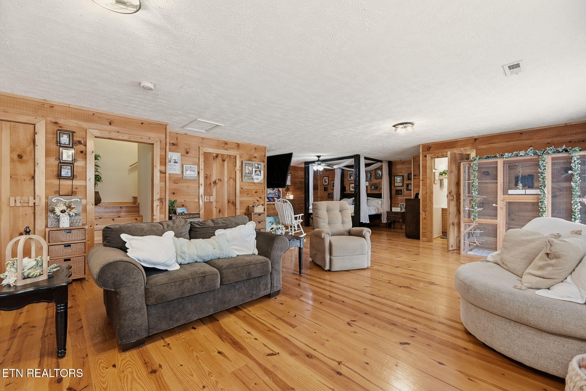 445 & 443 Leighton Lane Jacksboro TN 37757