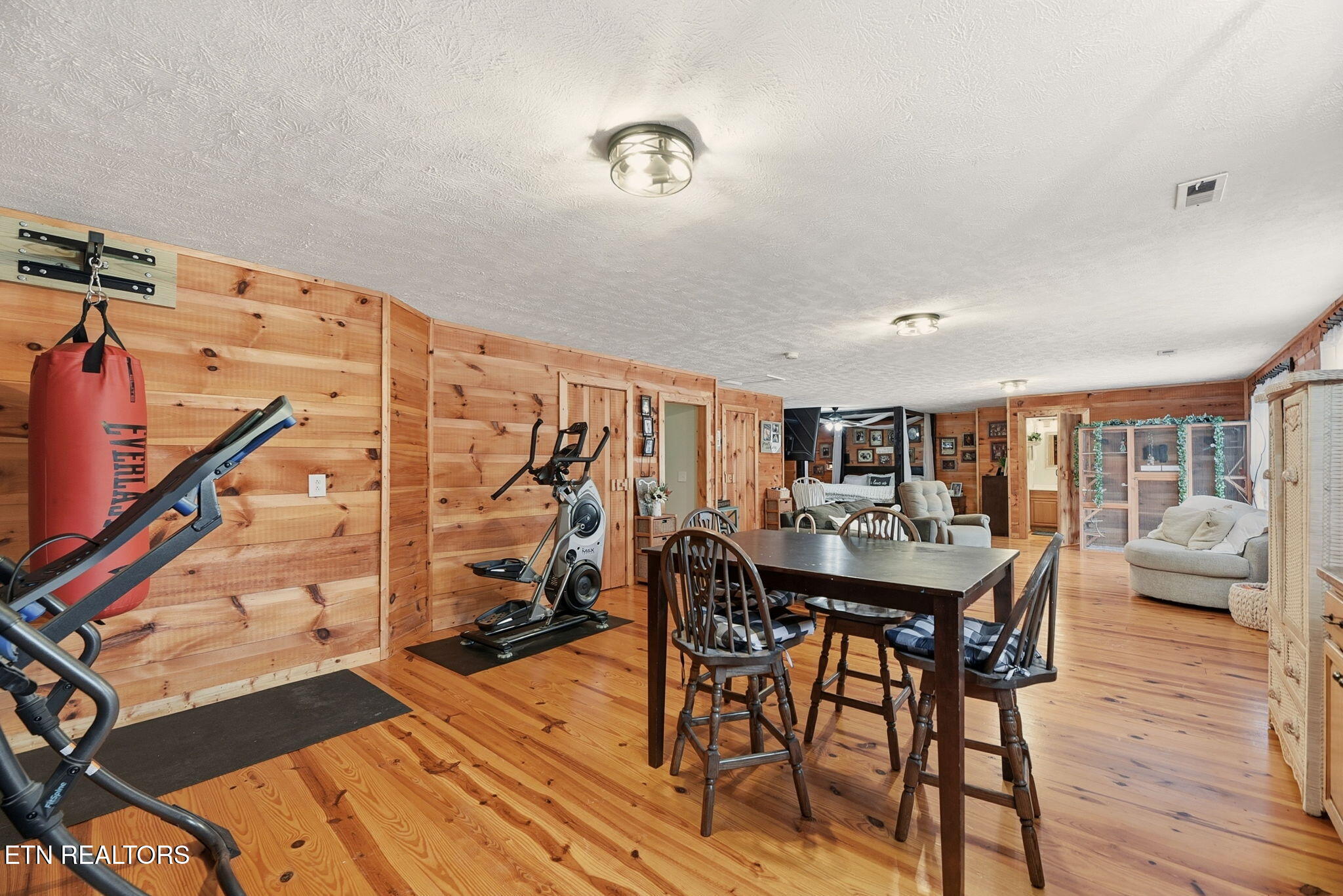 445 & 443 Leighton Lane Jacksboro TN 37757