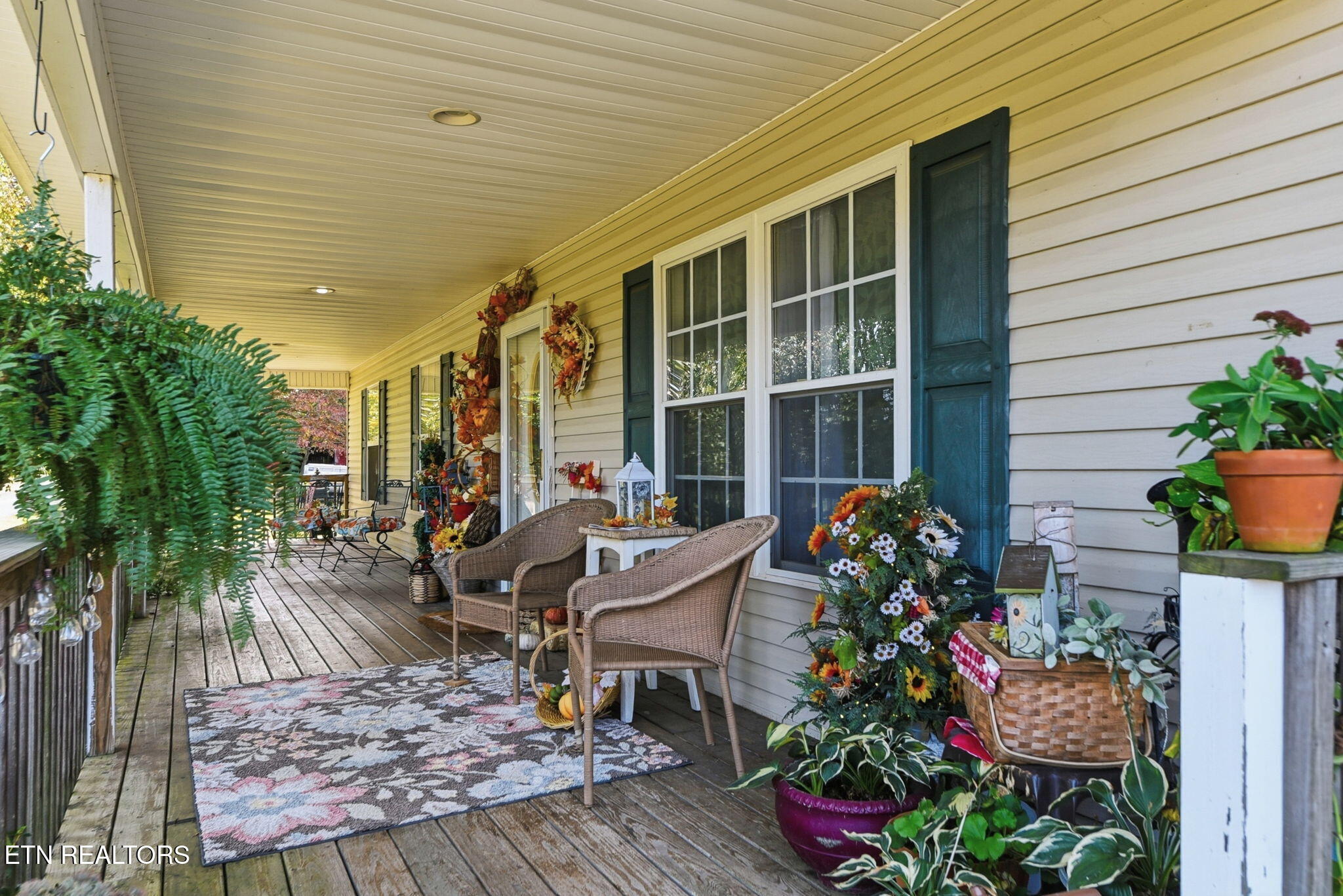 445 & 443 Leighton Lane Jacksboro TN 37757